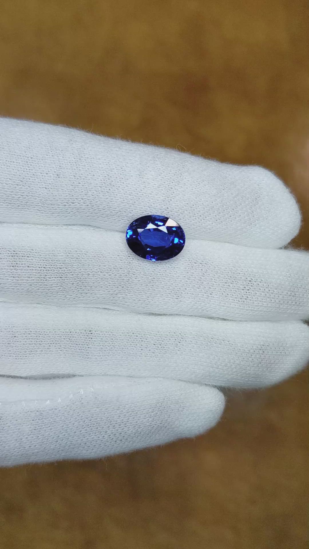 4.74 Ct. Blue Sapphire from Ceylon (Sri Lanka) Size Video