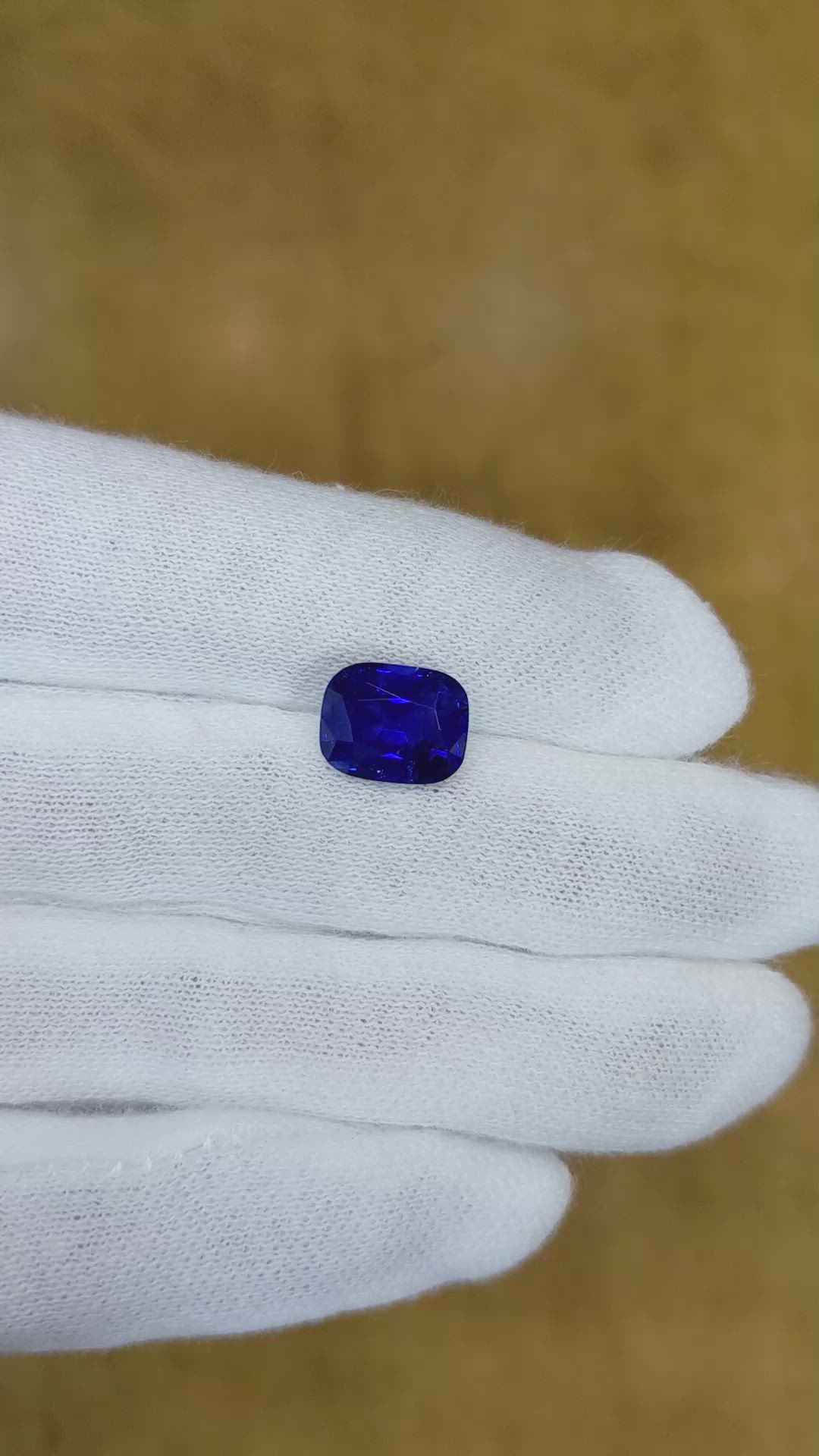 4.35 Ct. Blue Sapphire from Ceylon (Sri Lanka) Size Video