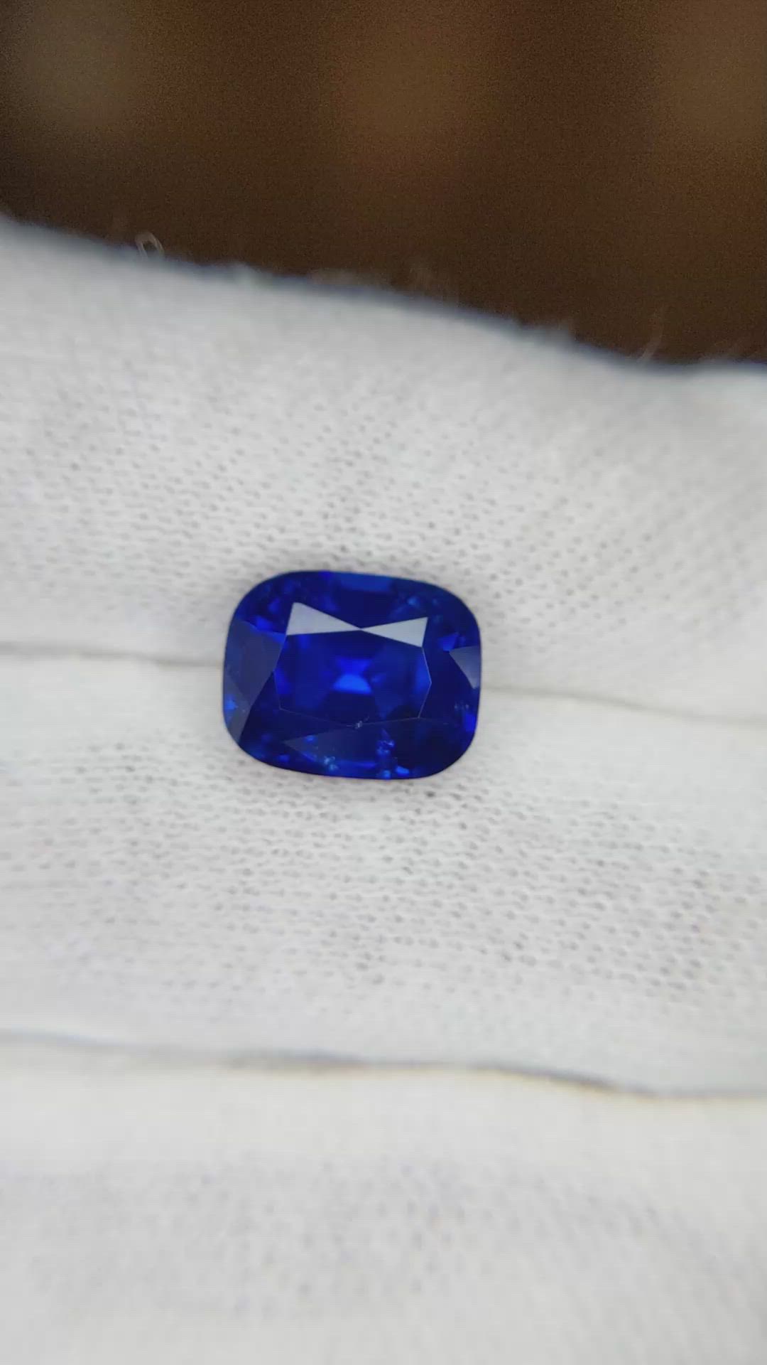 4.35 Ct. Blue Sapphire from Ceylon (Sri Lanka) Size Video