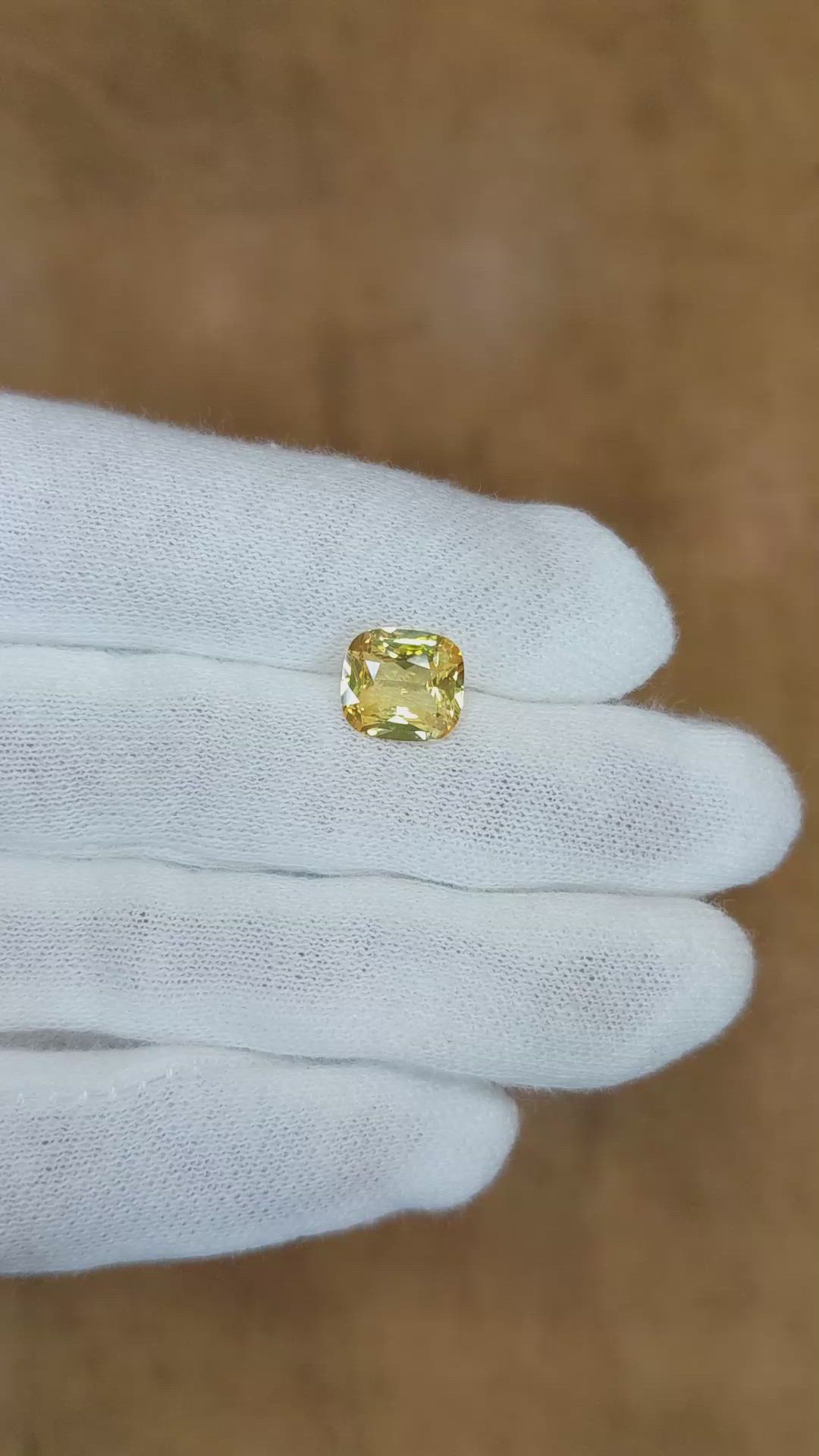 2.62 Ct. Yellow Sapphire from Ceylon (Sri Lanka) Size Video