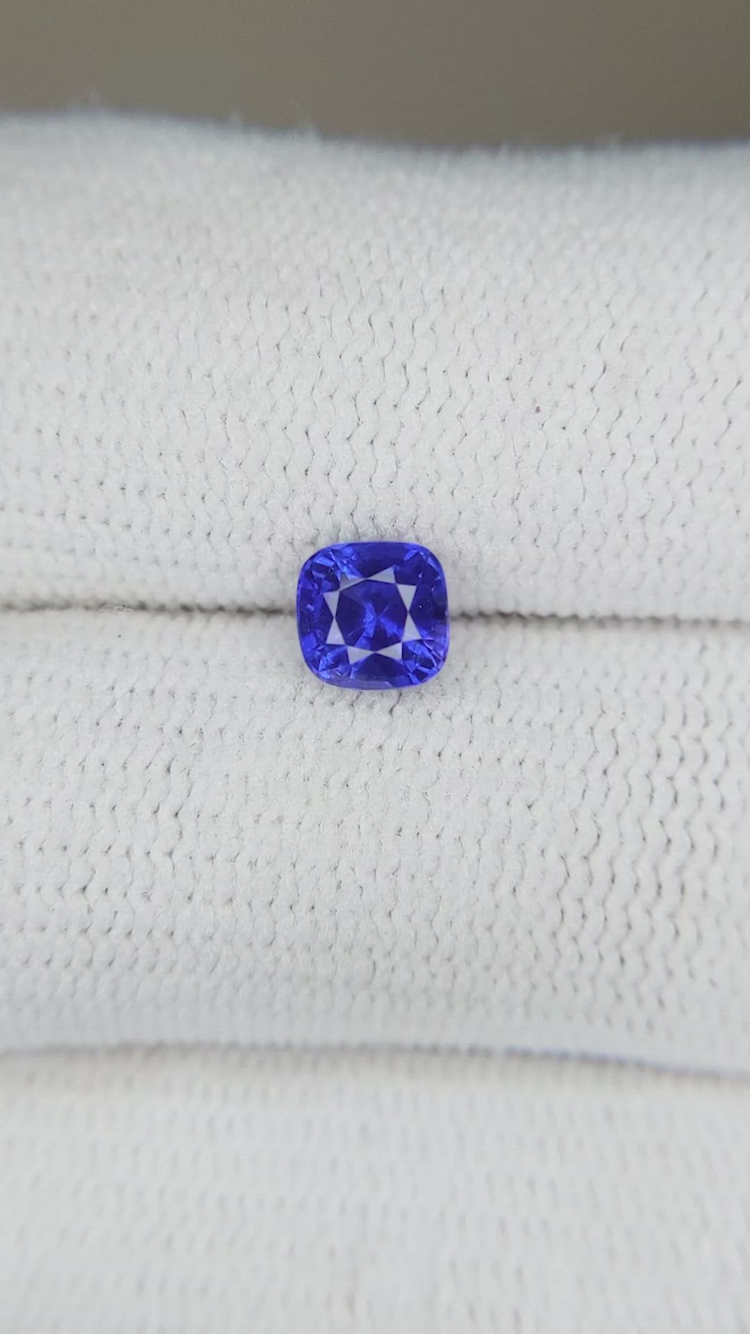 0.72 Ct. Blue Sapphire from Ceylon (Sri Lanka) Size Video
