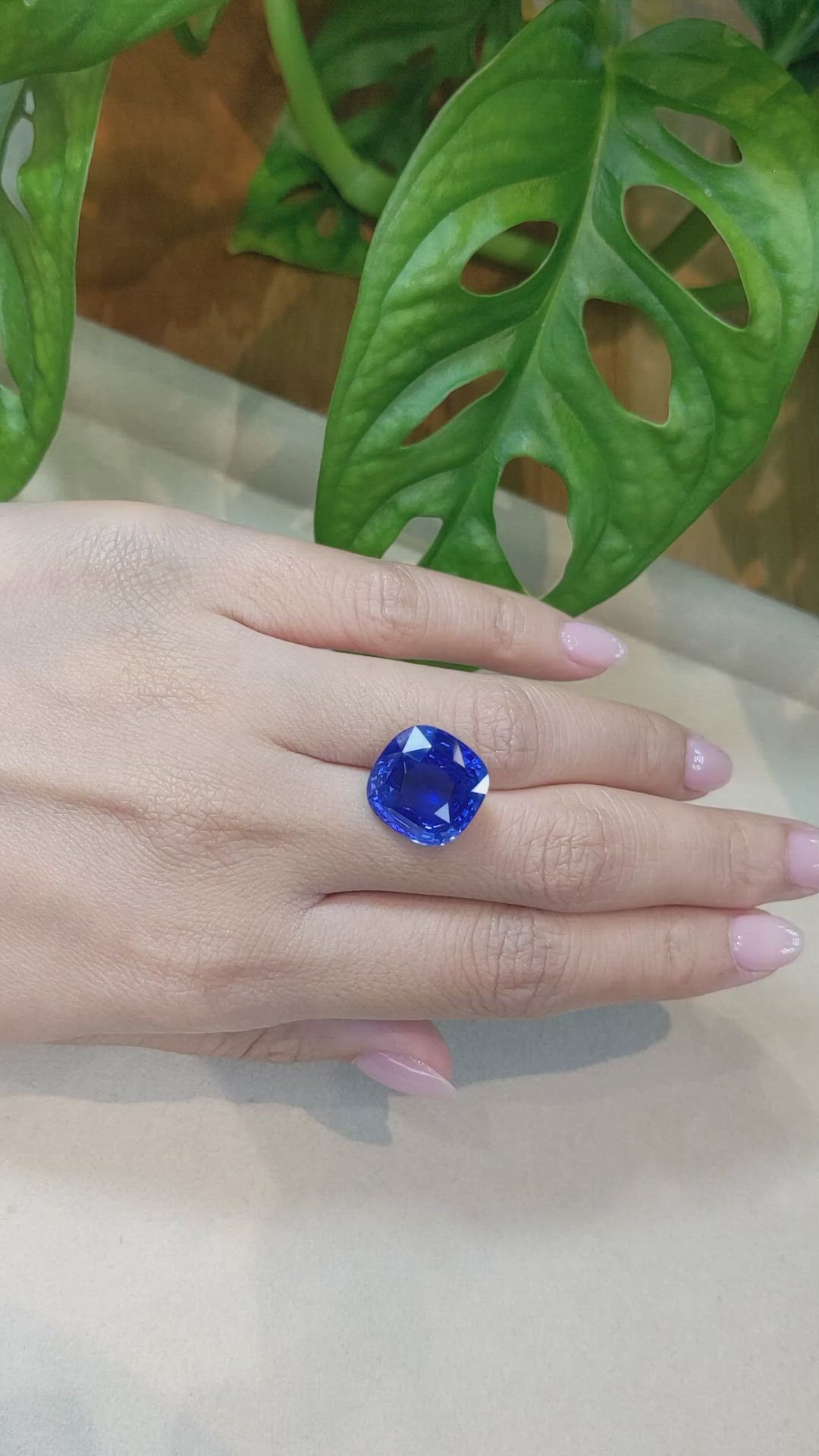 16.58 Ct. Blue Sapphire from Ceylon (Sri Lanka) Size Video