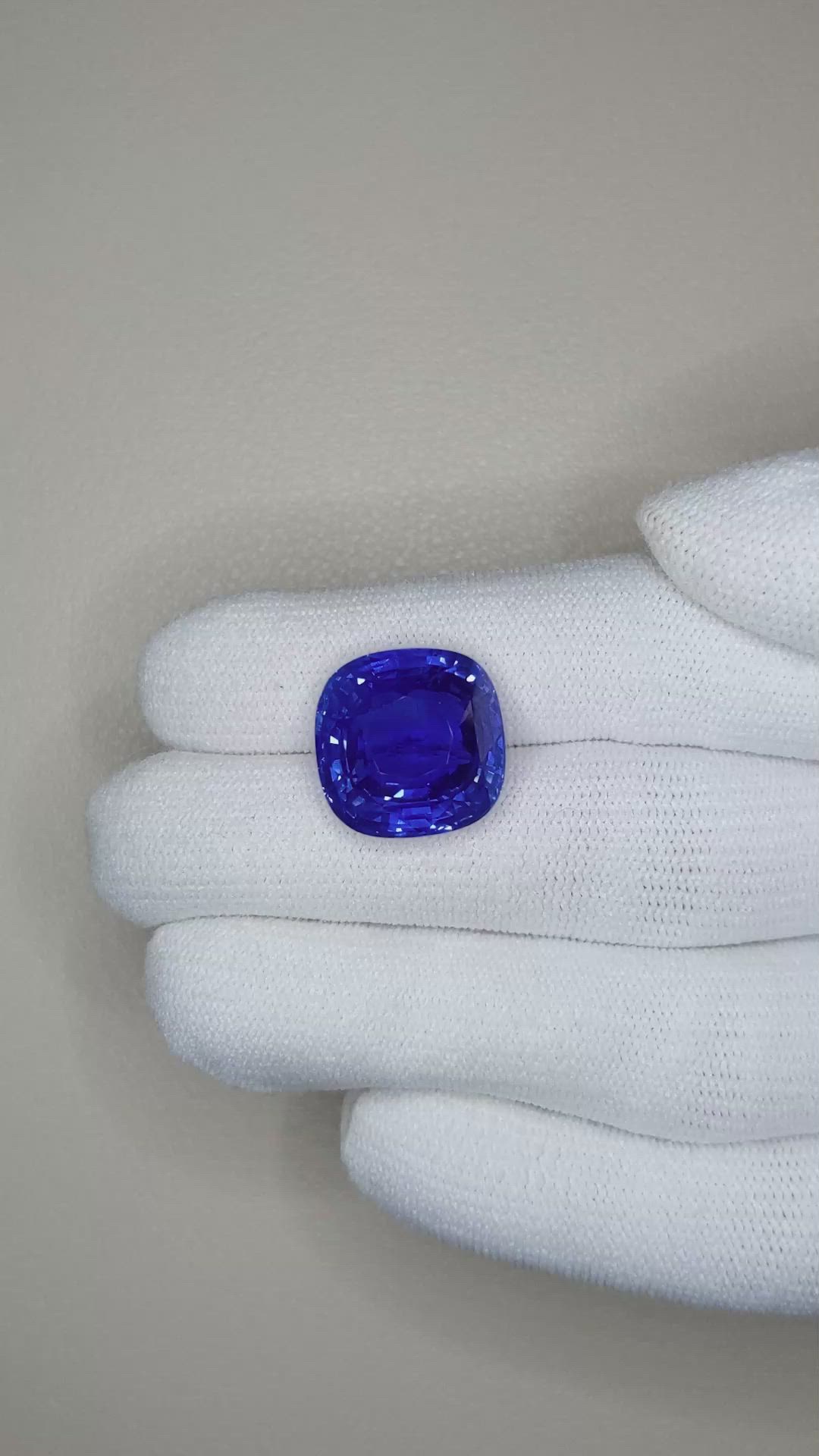 16.58 Ct. Blue Sapphire from Ceylon (Sri Lanka) Size Video