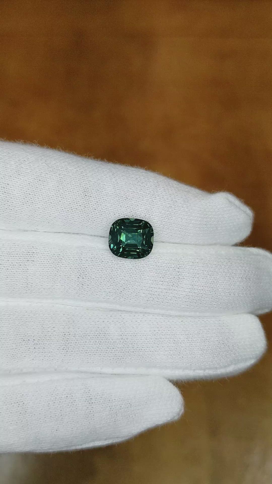 4.03 Ct. Bluish Green Sapphire from Ceylon (Sri Lanka) Size Video
