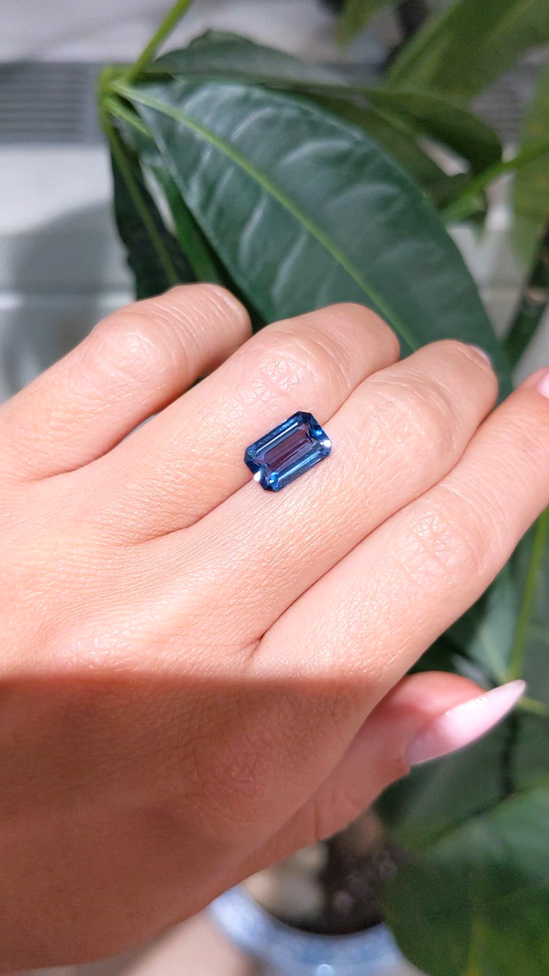 3.04 Ct. Blue Sapphire from Ceylon (Sri Lanka) Size Video