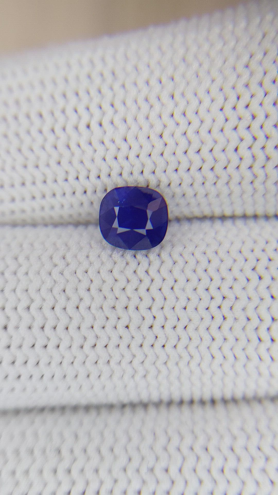 1.05 Ct. Blue Sapphire from Ceylon (Sri Lanka) Size Video
