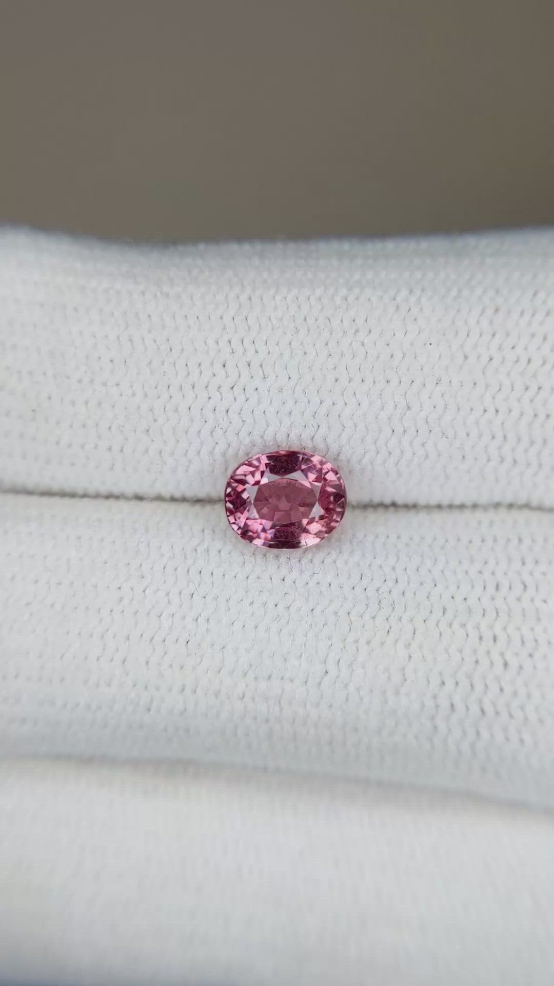 1.27 Ct. Reddish Pink Sapphire from Ceylon (Sri Lanka) Size Video