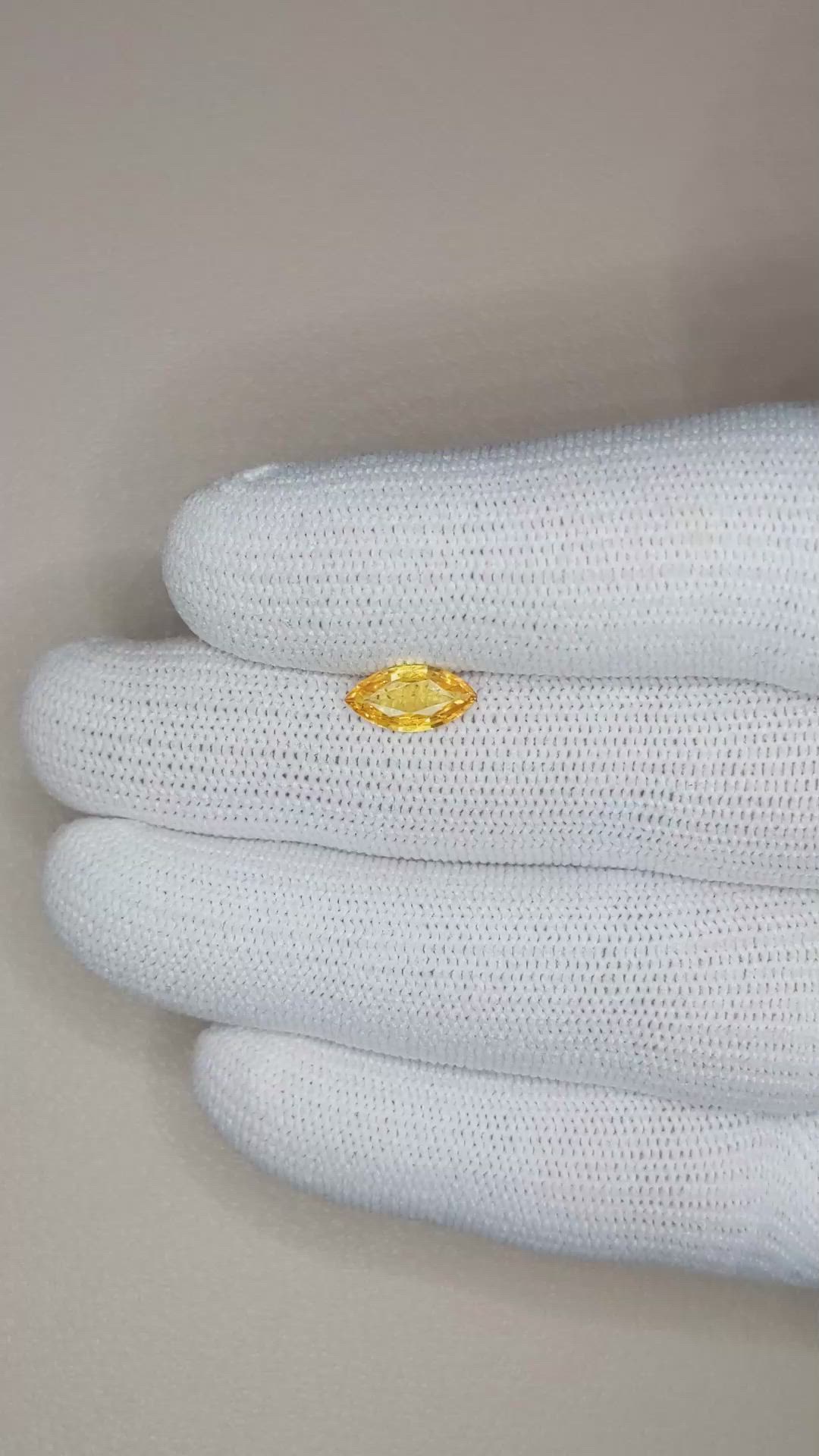 0.98 Ct. Yellowish Orange Sapphire from Ceylon (Sri Lanka) Size Video