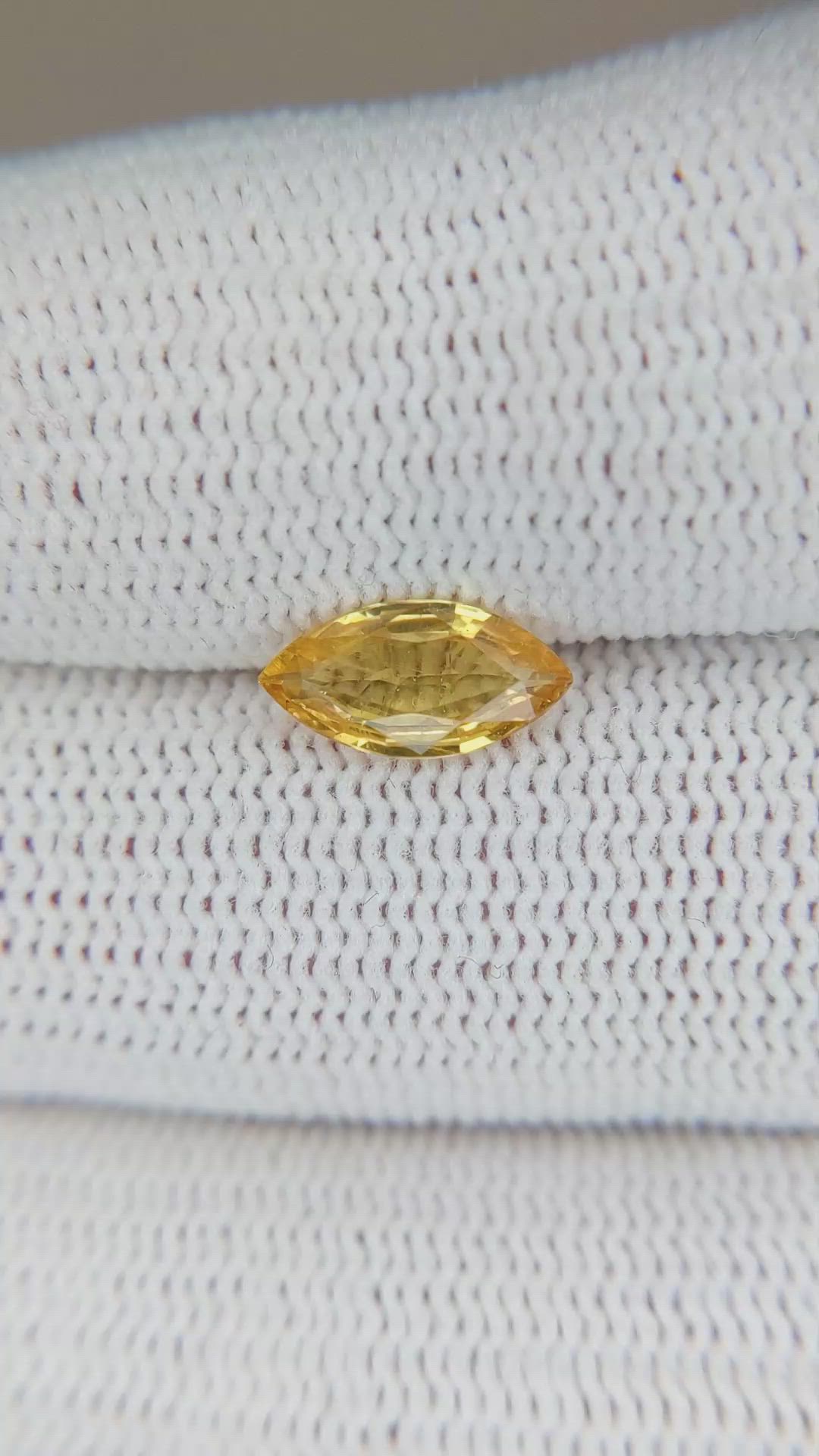 0.98 Ct. Yellowish Orange Sapphire from Ceylon (Sri Lanka) Size Video