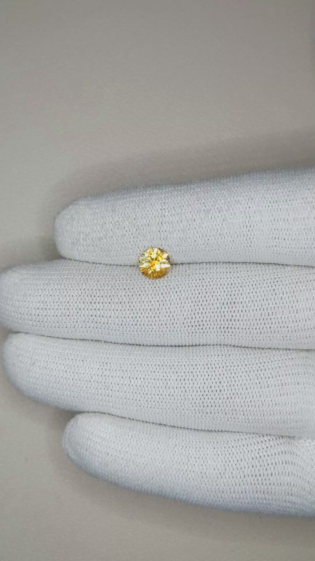 1.08 Ct. Bi Color Sapphire from Ceylon (Sri Lanka) Size Video