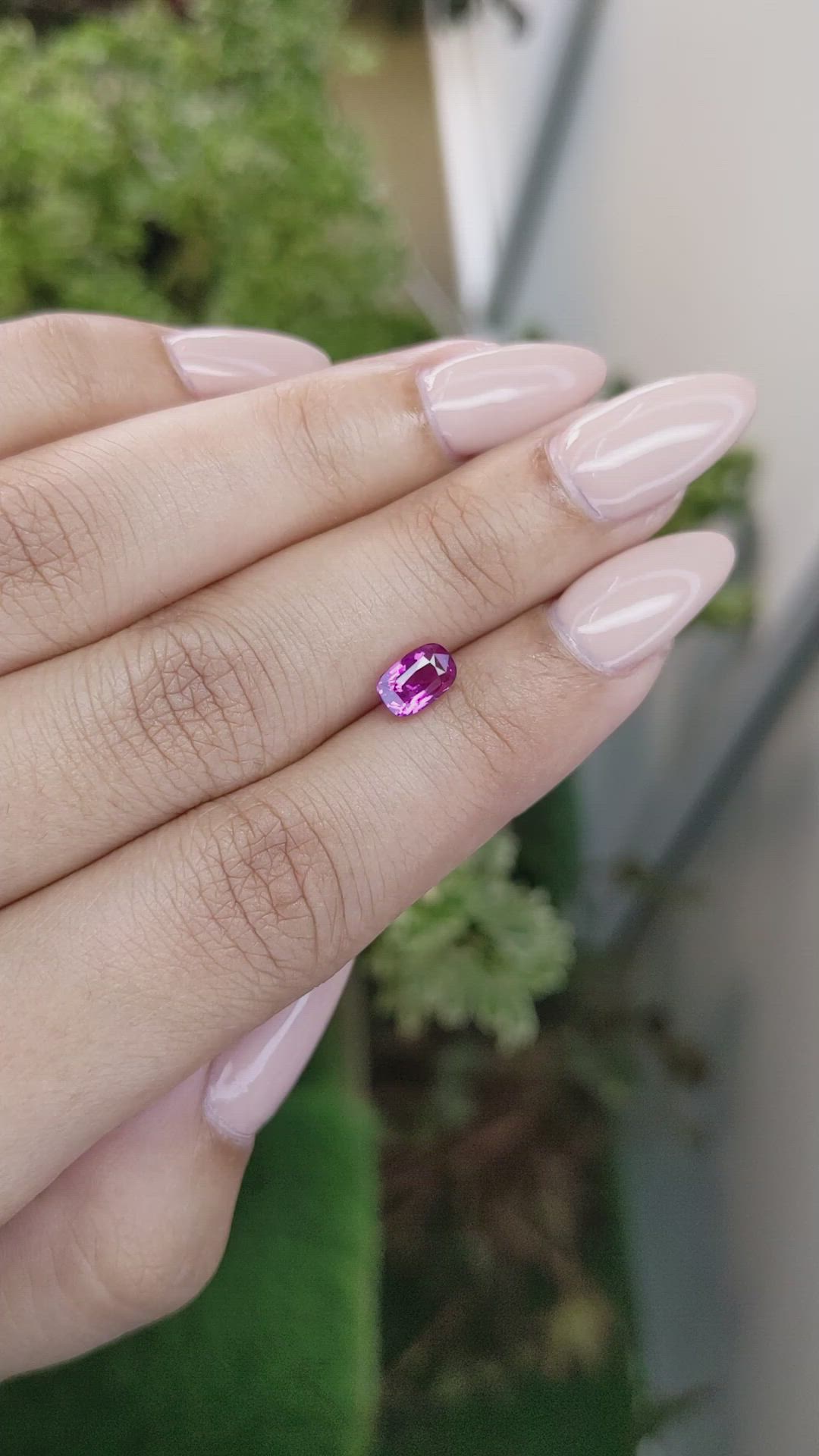 1.06 Ct. Pinkish Purple Sapphire from Ceylon (Sri Lanka) Size Video