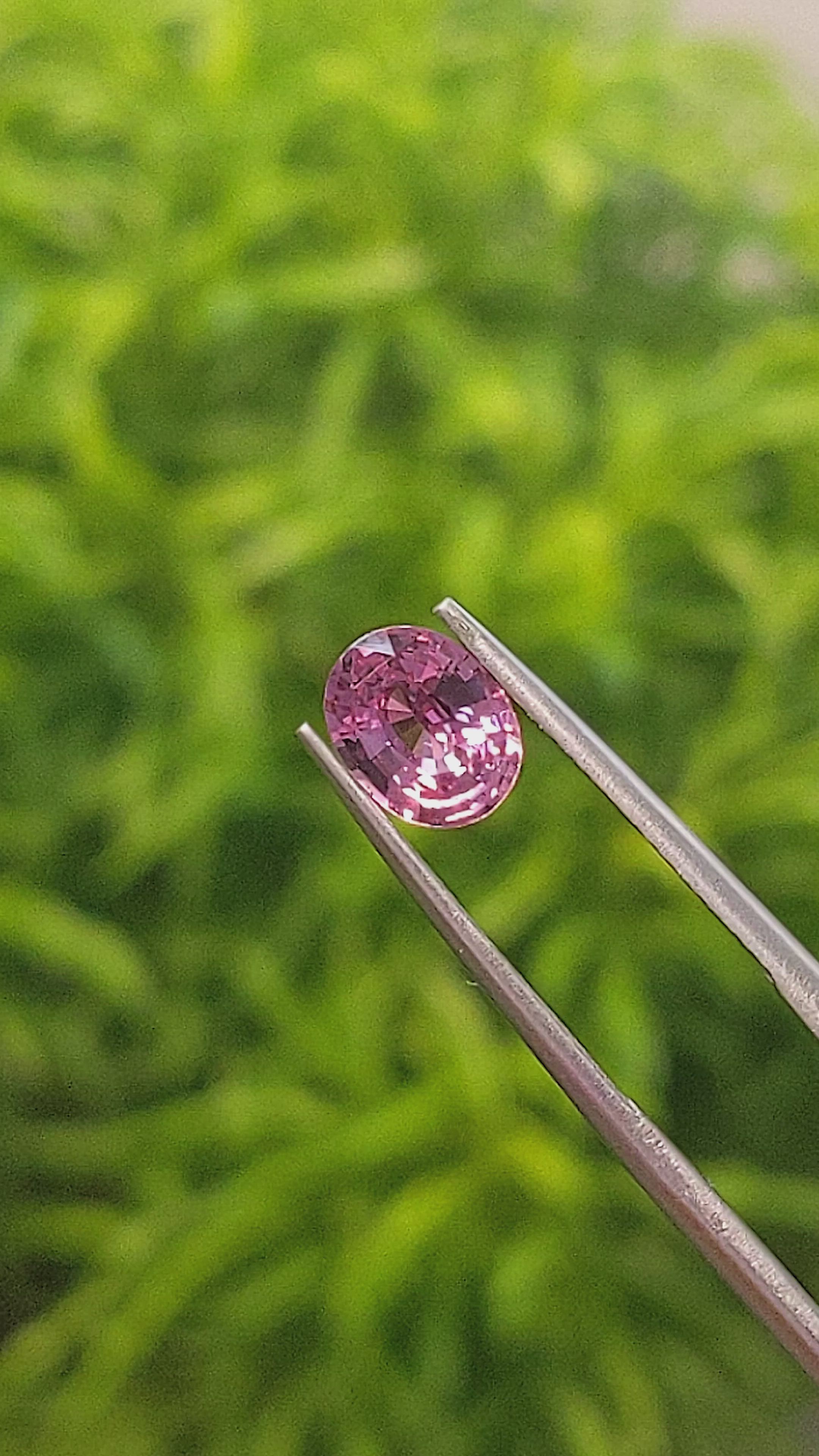 1.23 Ct. Padparadscha Sapphire from Ceylon (Sri Lanka) Size Video