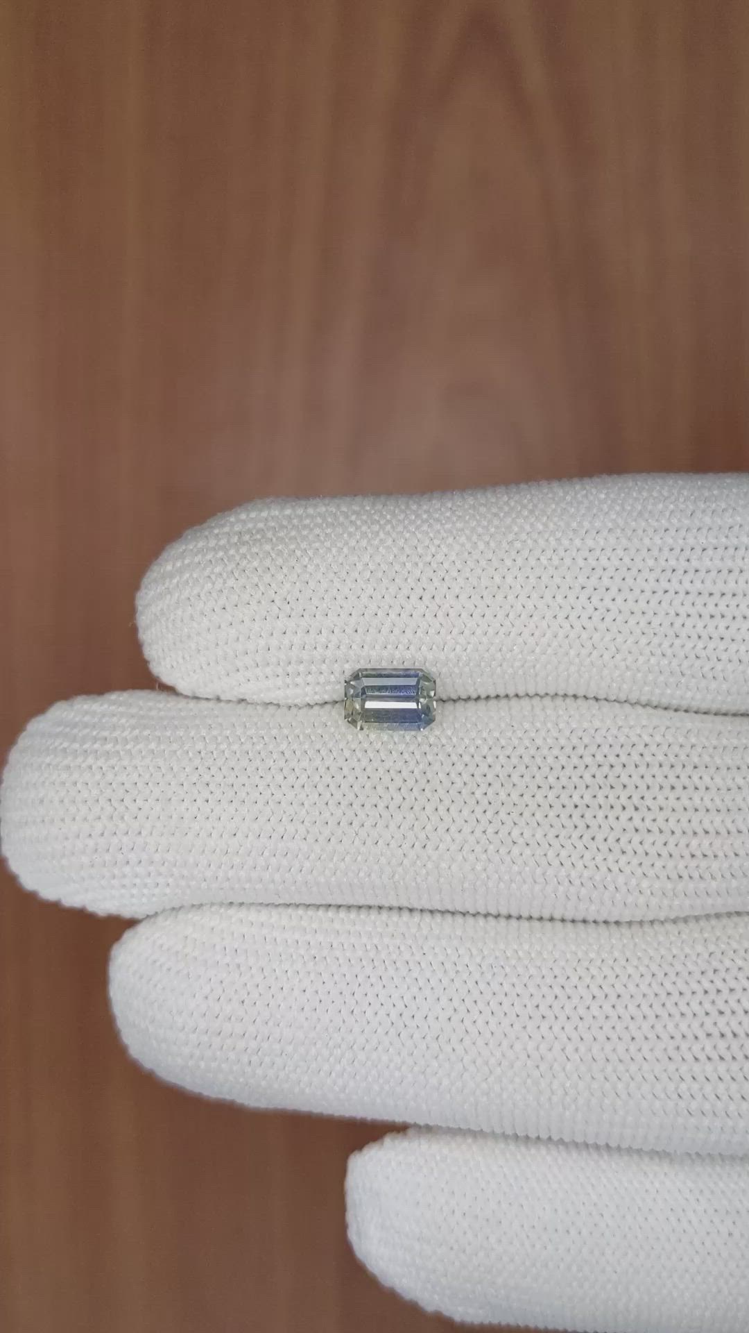 1.01 Ct. Bi Color Sapphire from Ceylon (Sri Lanka) Size Video