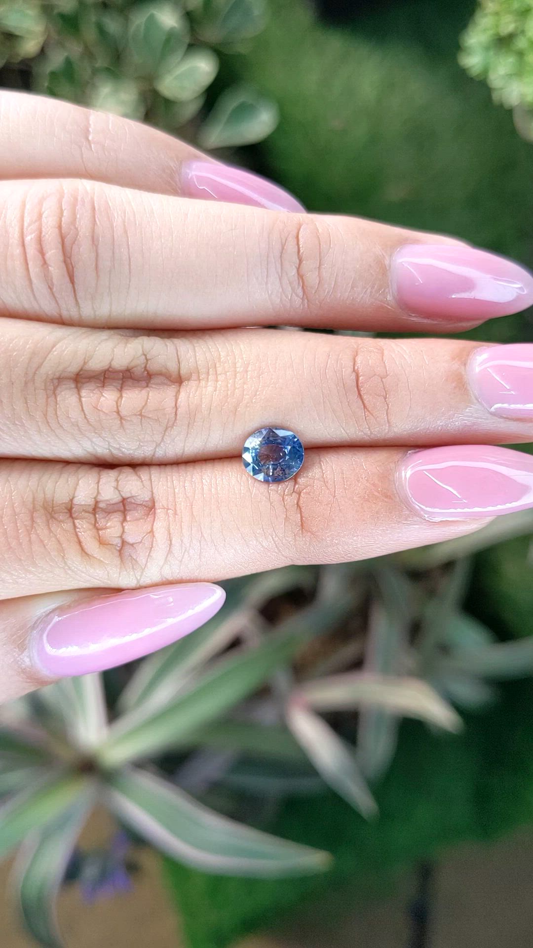 1.10 Ct. Bi Color Sapphire from Ceylon (Sri Lanka) Size Video