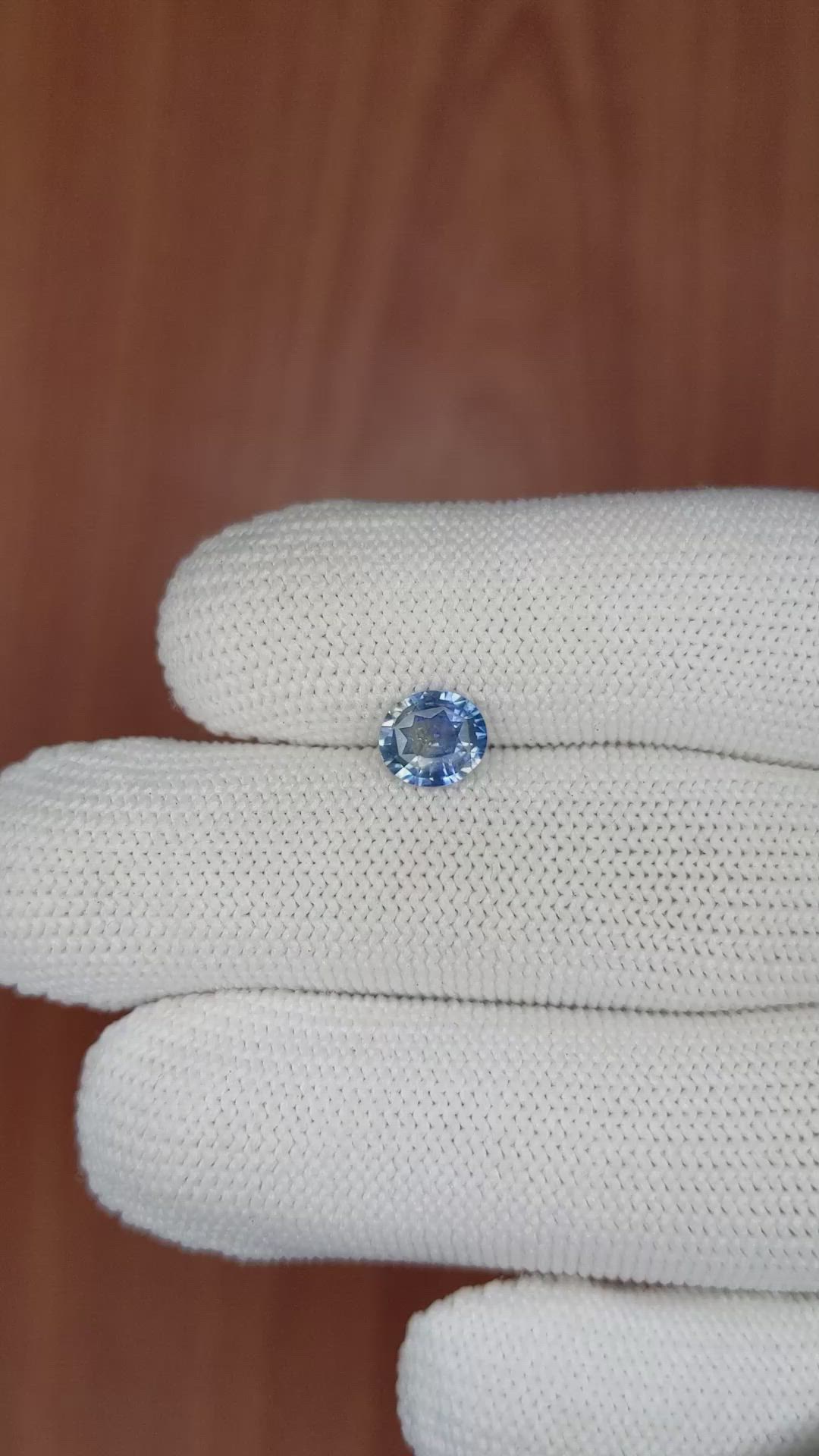 1.10 Ct. Bi Color Sapphire from Ceylon (Sri Lanka) Size Video