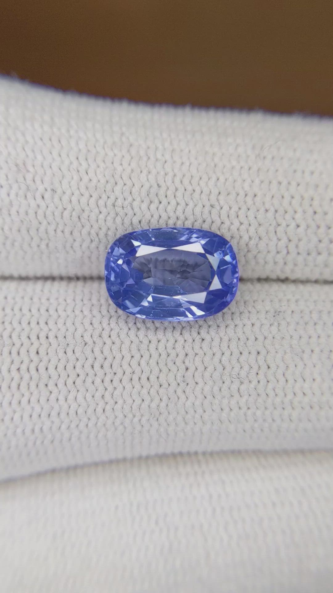 4.36 Ct. Blue Sapphire from Ceylon (Sri Lanka) Size Video