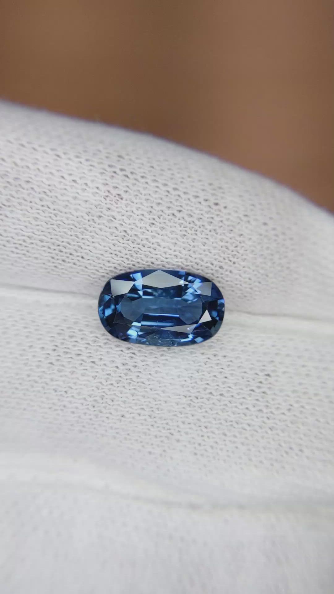 2.95 Ct. Blue Sapphire from Ceylon (Sri Lanka) Size Video