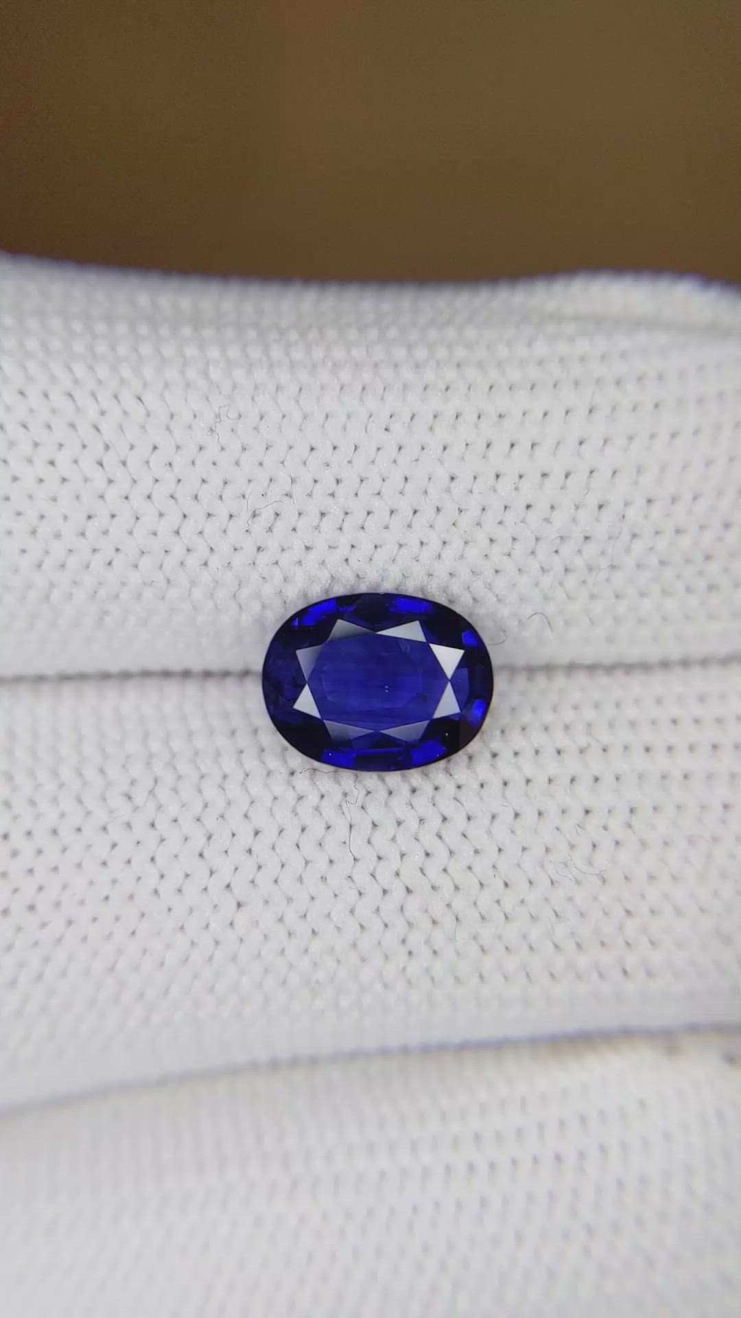 2.15 Ct. Blue Sapphire from Ceylon (Sri Lanka) Size Video