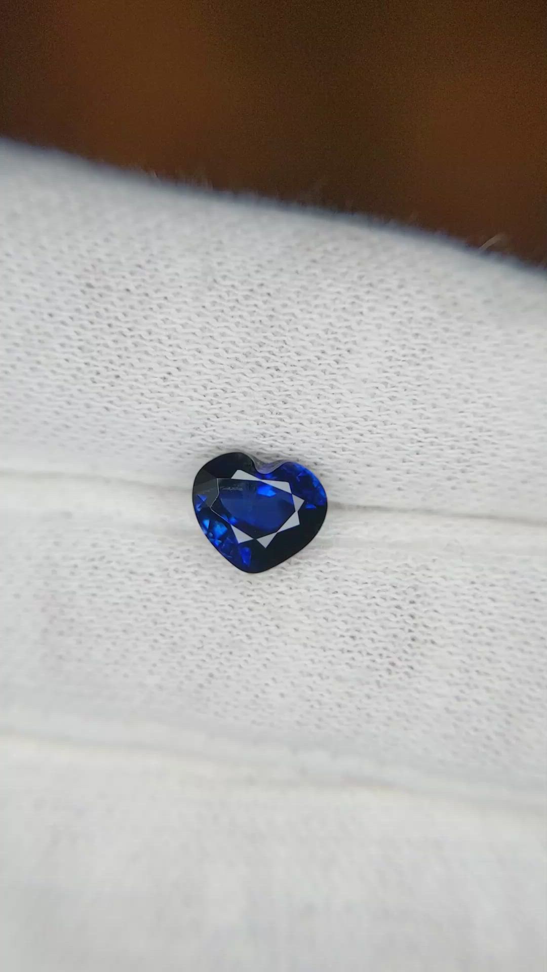 1.71 Ct. Blue Sapphire from Ceylon (Sri Lanka) Size Video