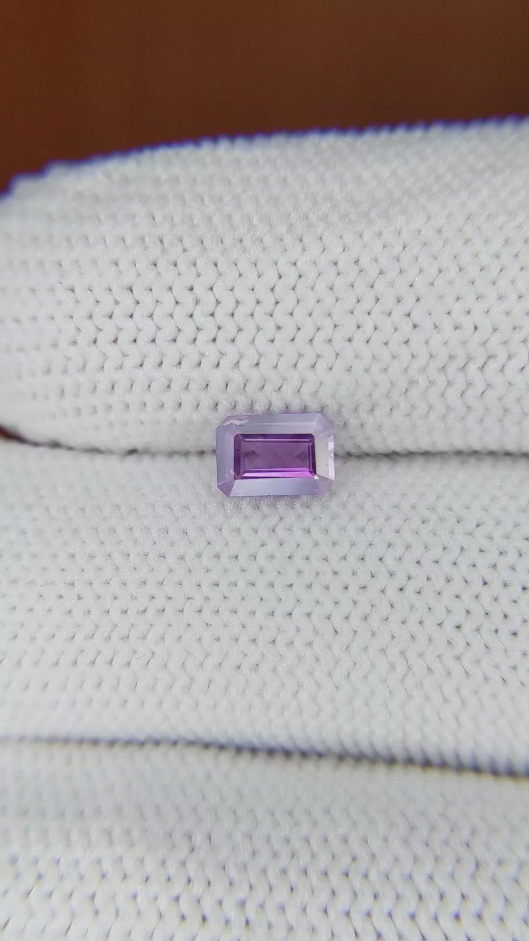 0.61 Ct. Sapphire from Ceylon (Sri Lanka) Size Video