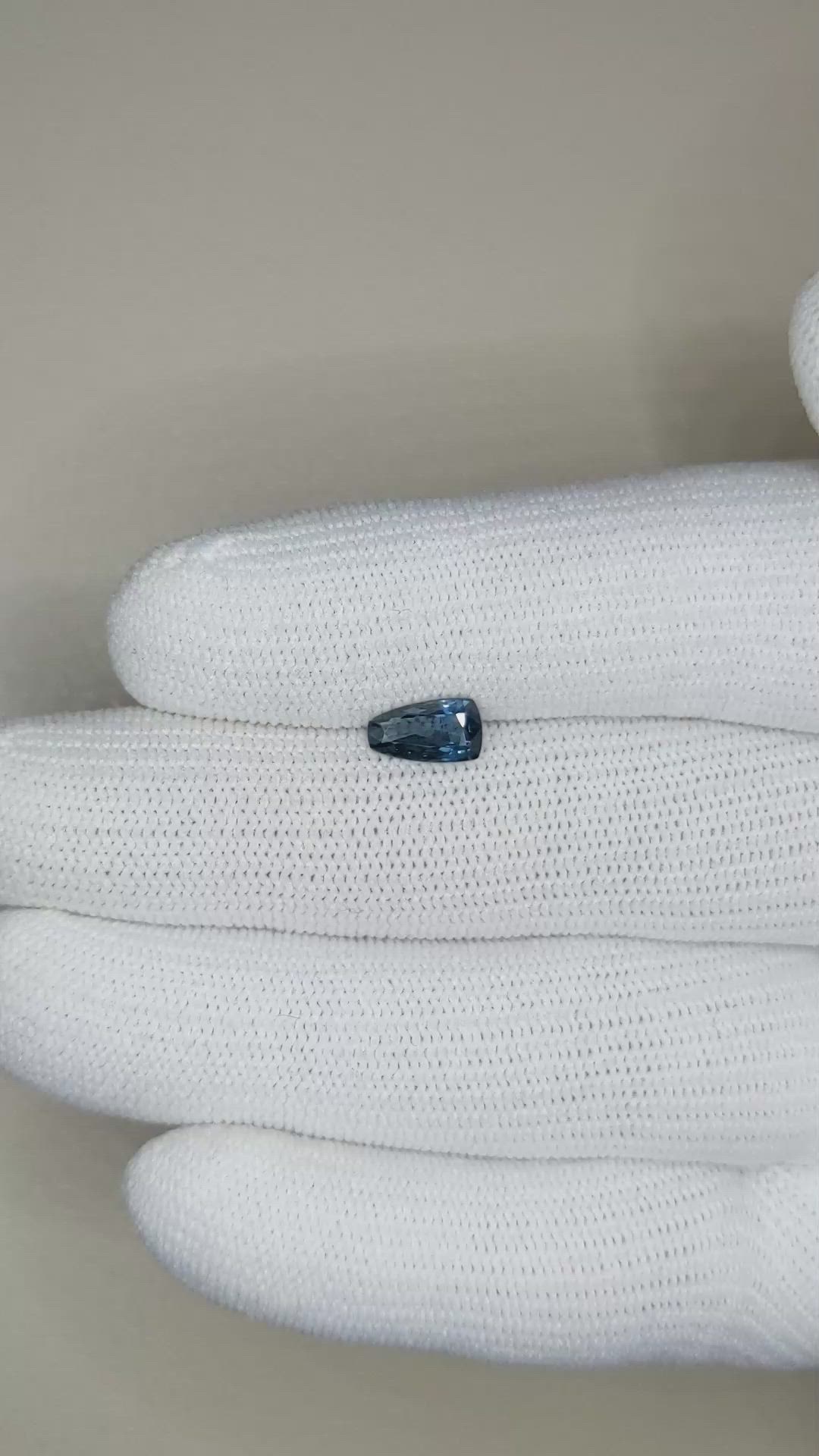 1.05 Ct. Blue Sapphire from Ceylon (Sri Lanka) Size Video