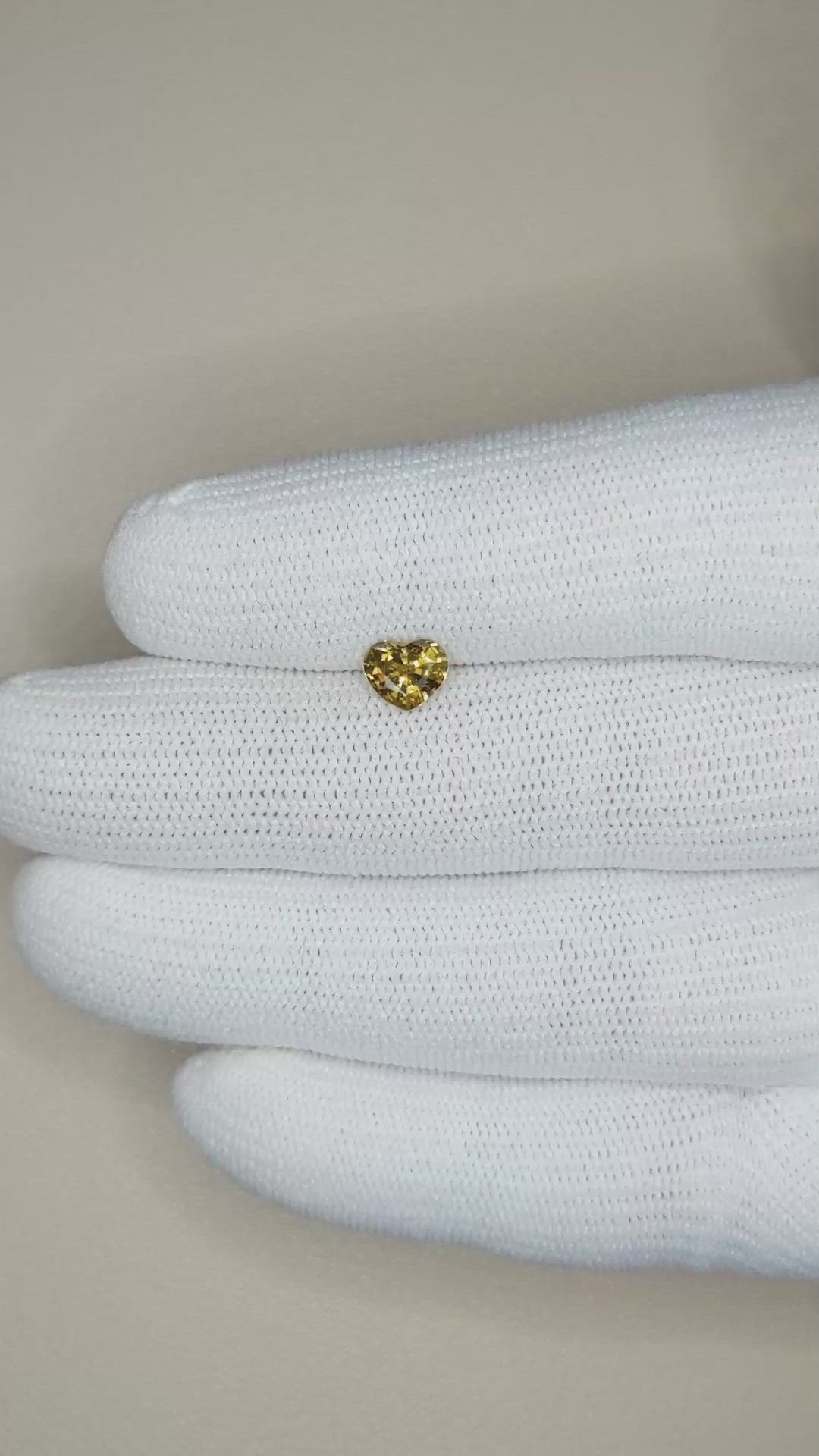 0.85 Ct. Greenish Yellow Sapphire from Ceylon (Sri Lanka) Size Video