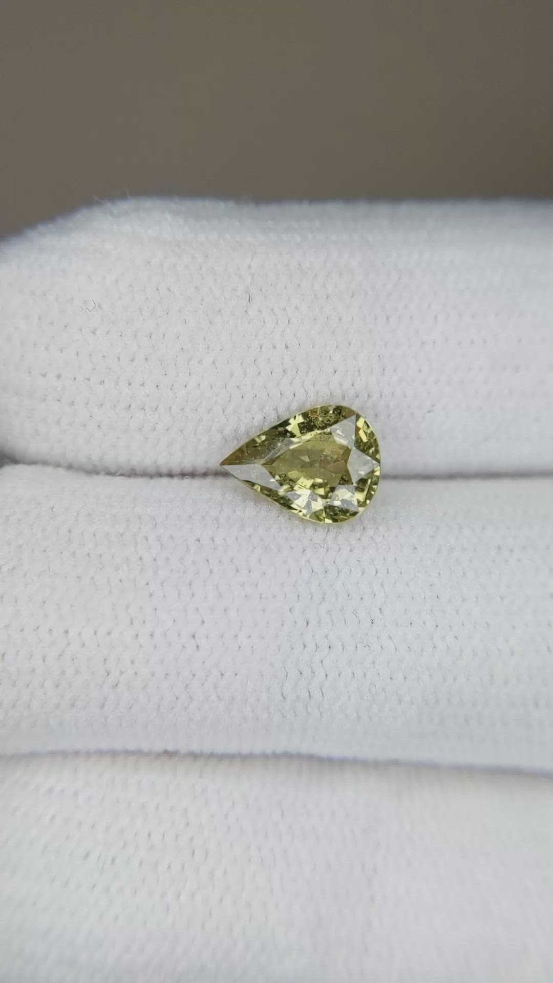 1.32 Ct. Greenish Yellow Sapphire from Ceylon (Sri Lanka) Size Video