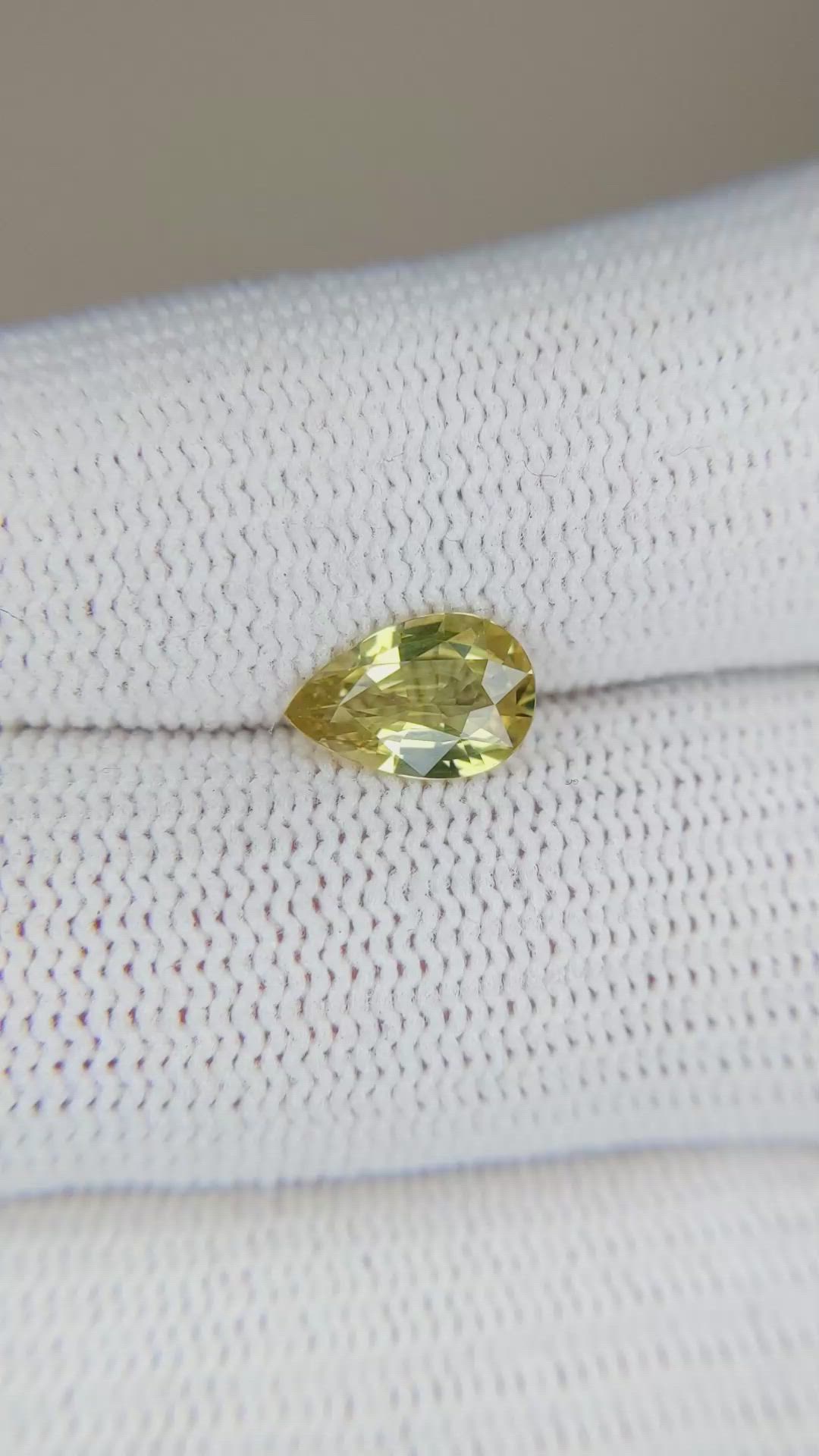 1.35 Ct. Greenish Yellow Sapphire from Ceylon (Sri Lanka) Size Video