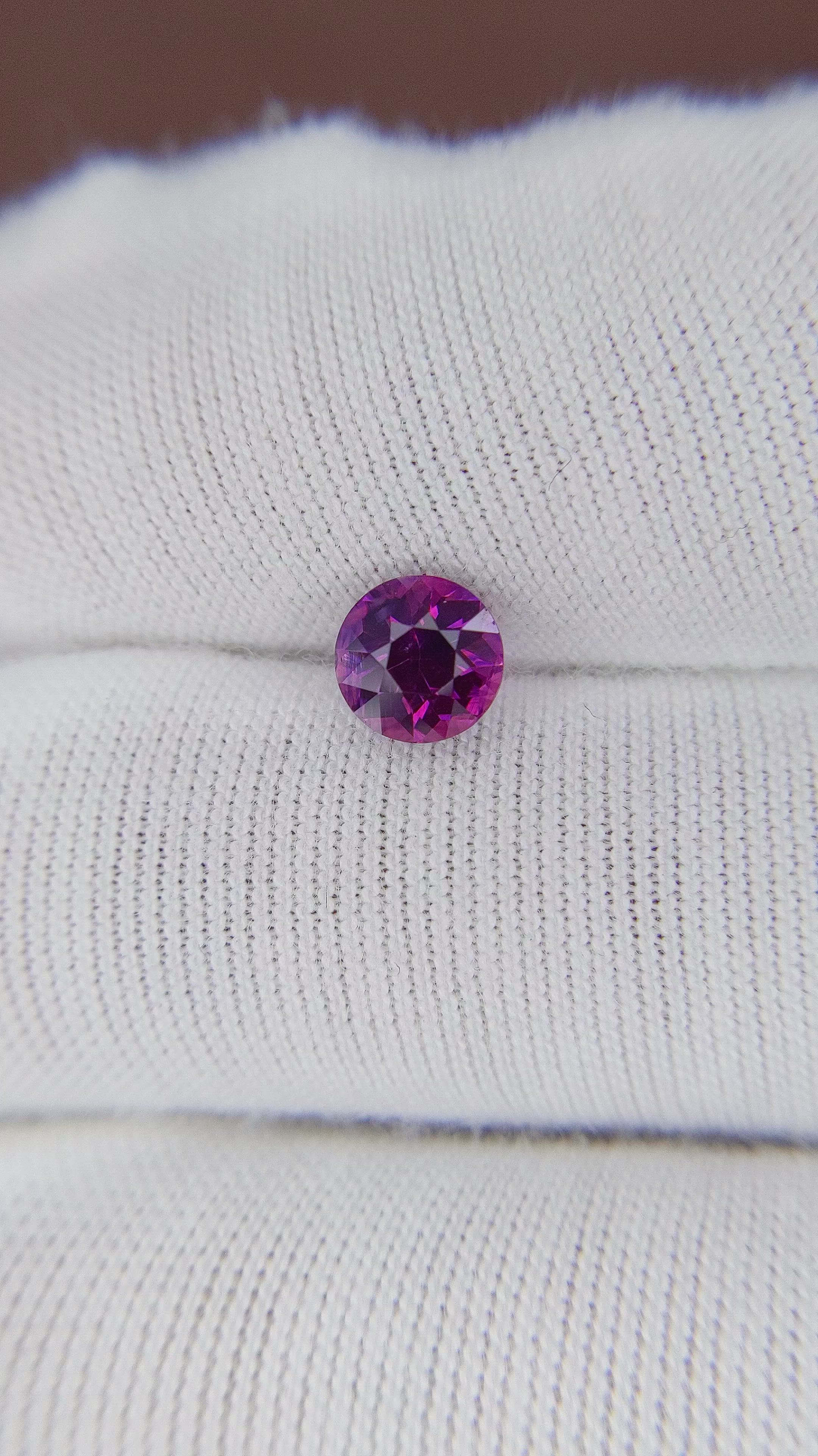 1.05 Ct. Pinkish Purple Sapphire from Ceylon (Sri Lanka) Size Video
