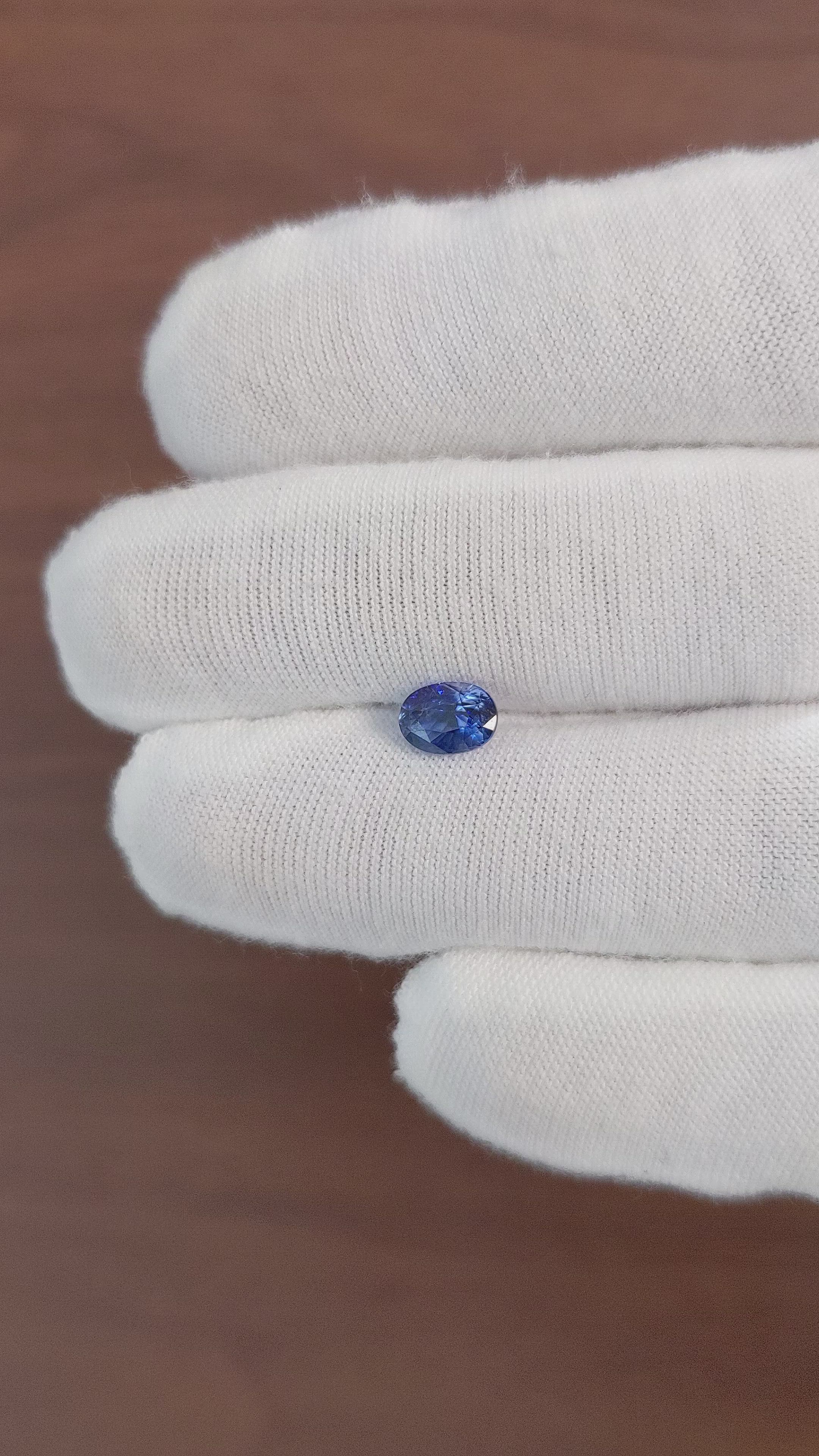 1.18 Ct. Blue Sapphire from Ceylon (Sri Lanka) Size Video