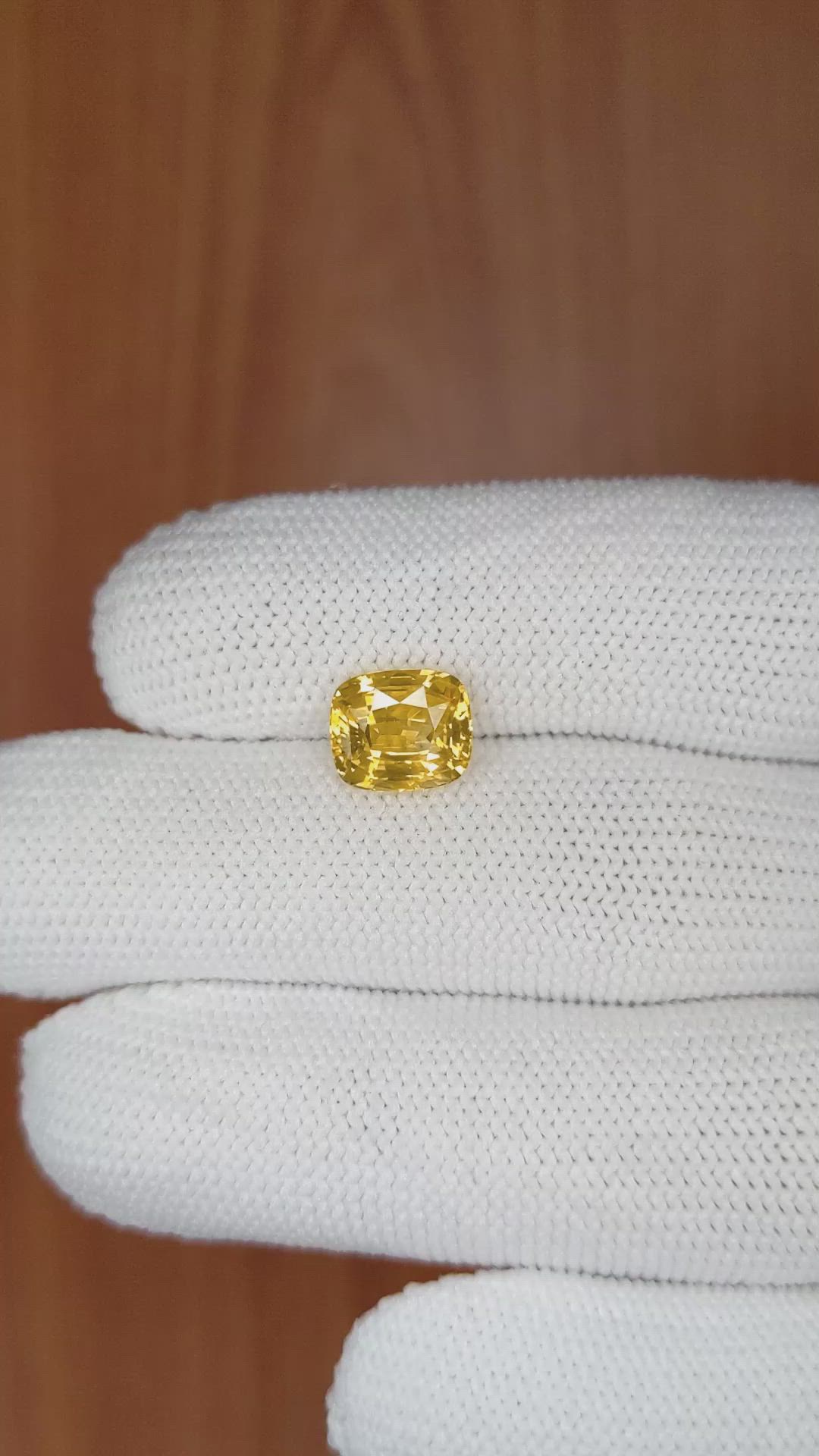 3.08 Ct. Yellow Sapphire from Ceylon (Sri Lanka) Size Video