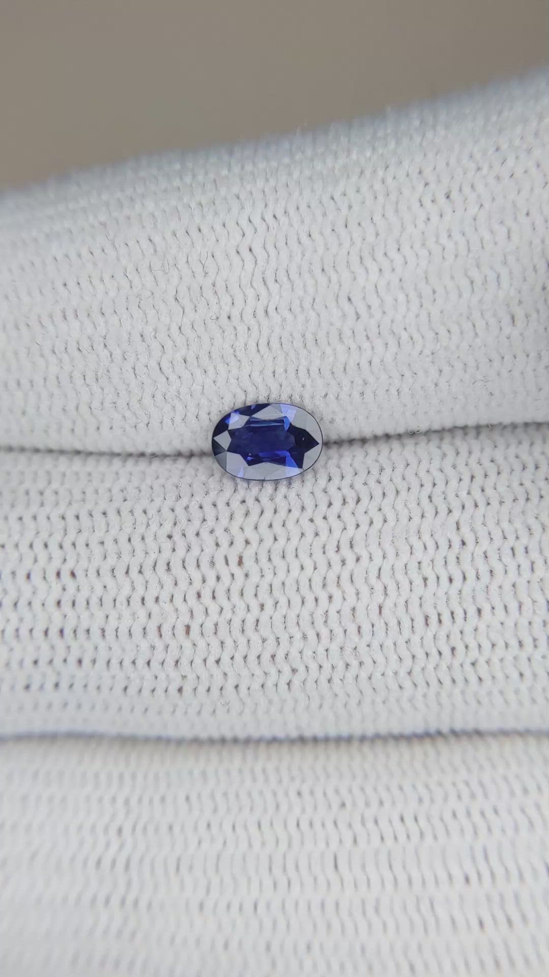 0.45 Ct. Blue Sapphire from Ceylon (Sri Lanka) Size Video
