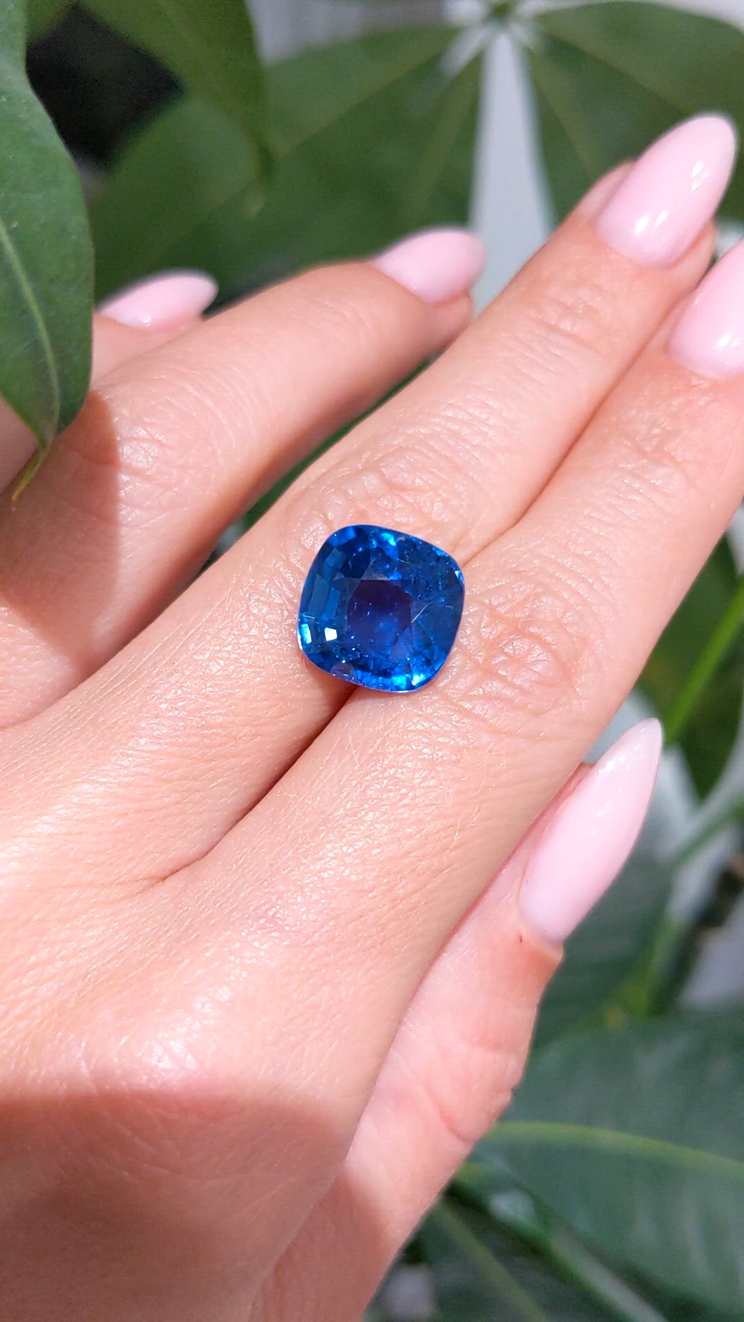 10.13 Ct. Blue Sapphire from Ceylon (Sri Lanka) Size Video