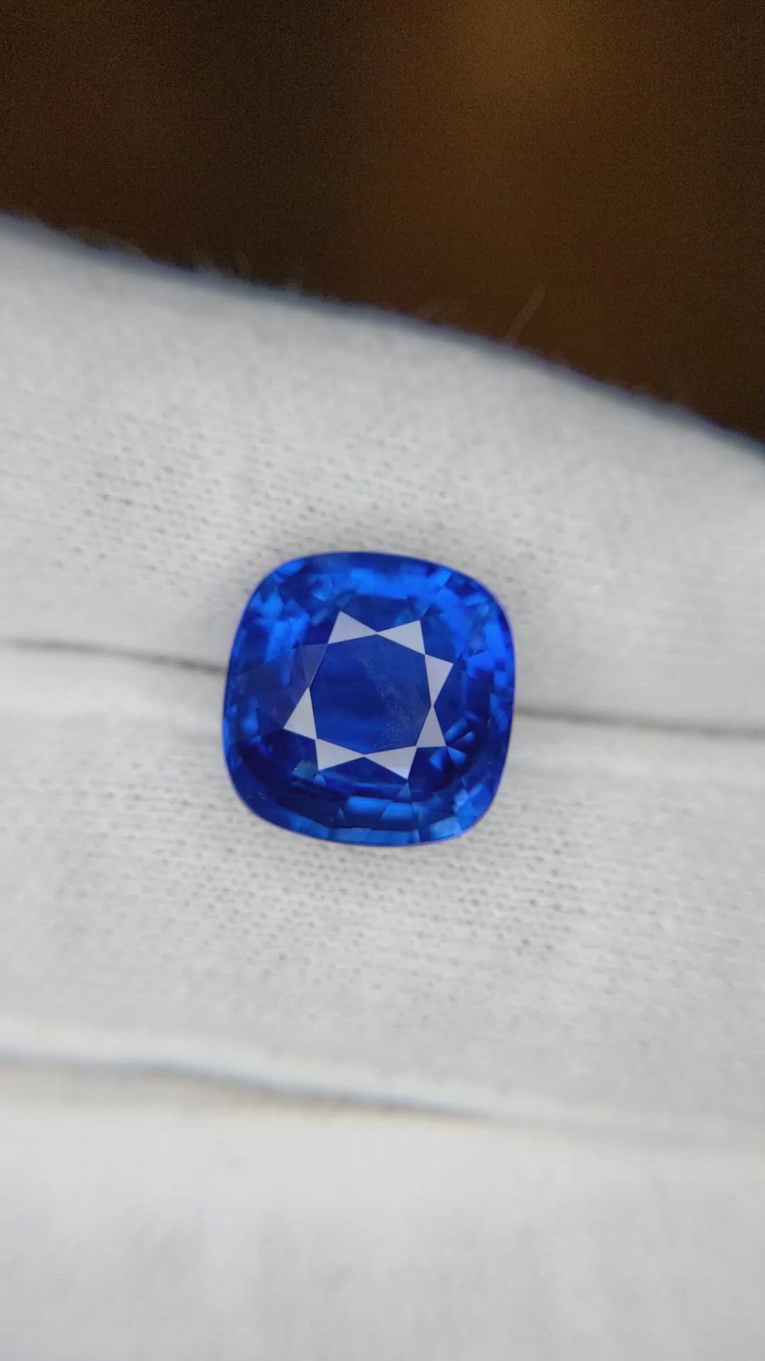 10.13 Ct. Blue Sapphire from Ceylon (Sri Lanka) Size Video