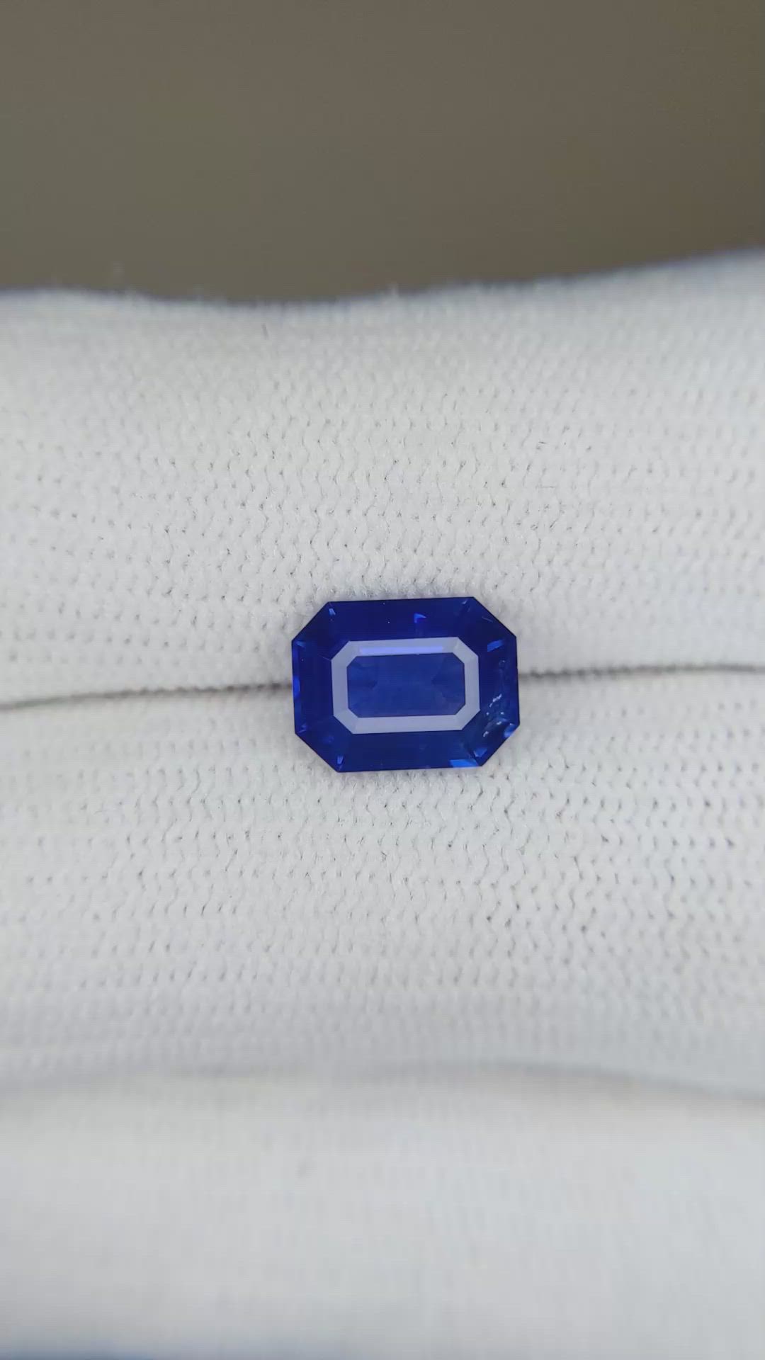 1.87 Ct. Blue Sapphire from Ceylon (Sri Lanka) Size Video