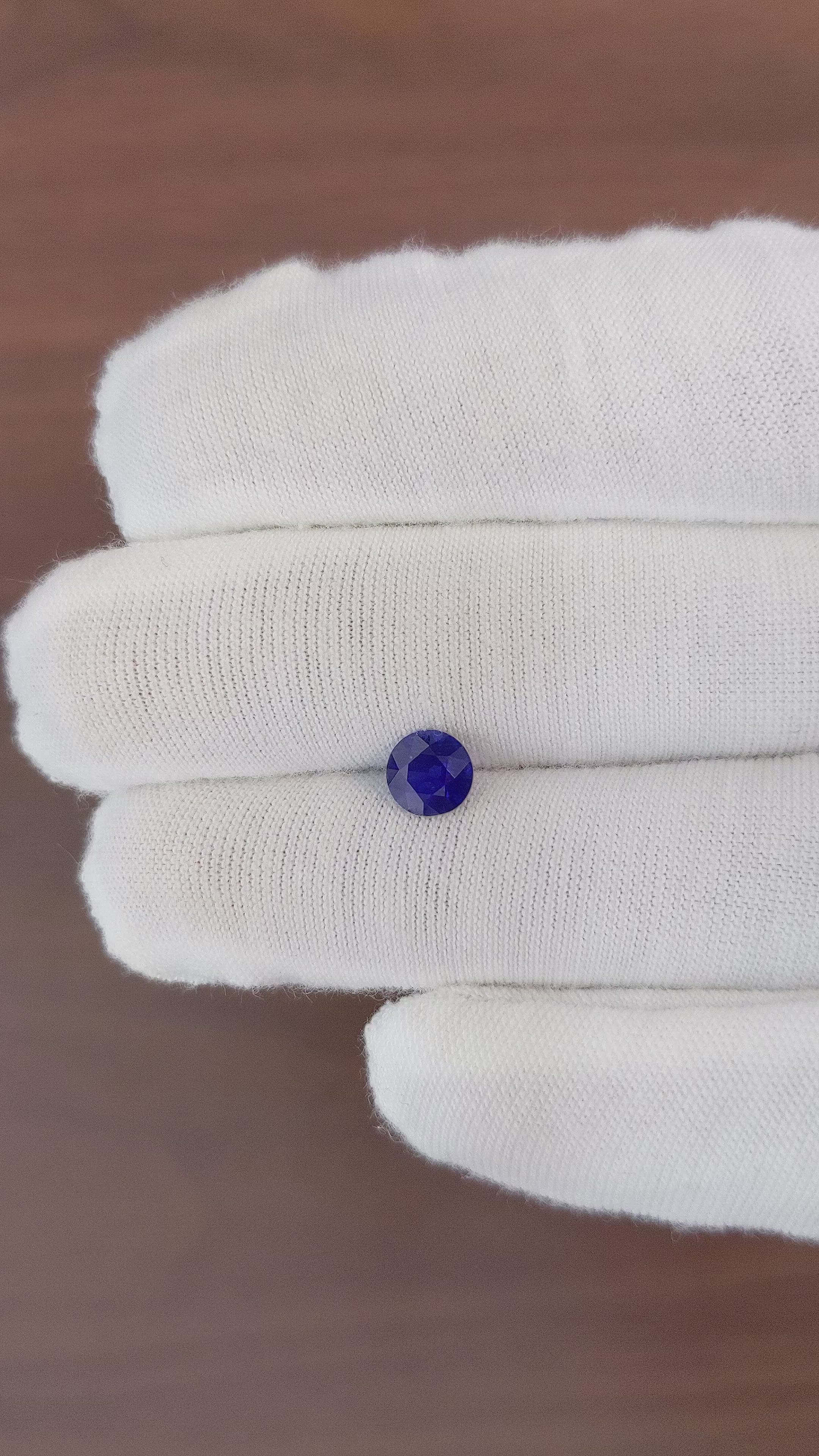 0.86 Ct. Blue Sapphire from Ceylon (Sri Lanka) Size Video
