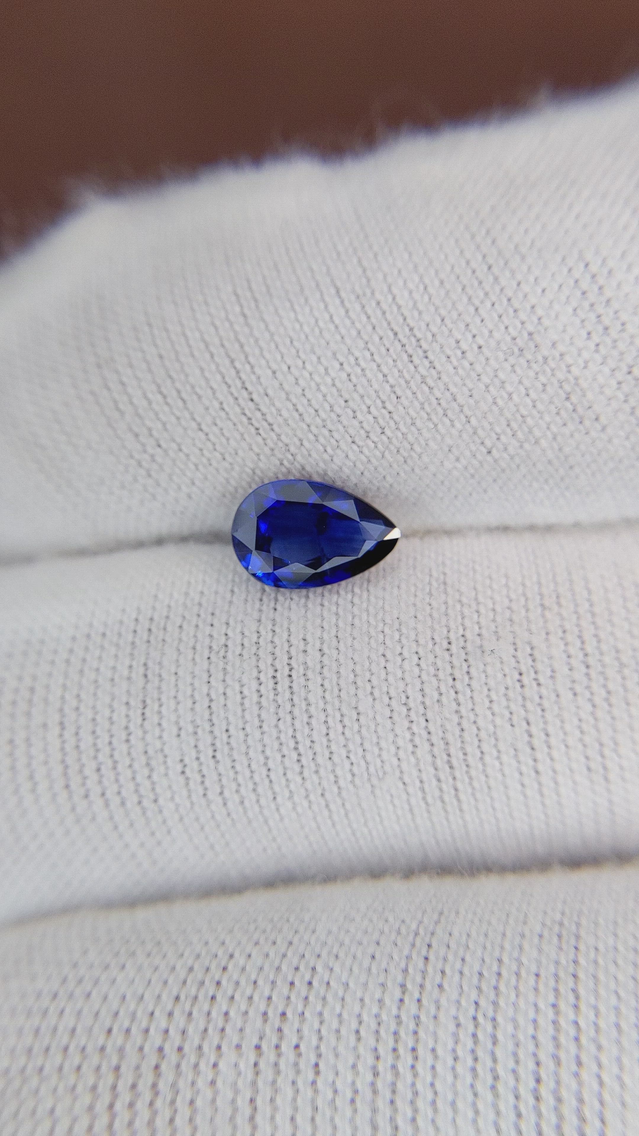 0.97 Ct. Blue Sapphire from Ceylon (Sri Lanka) Size Video