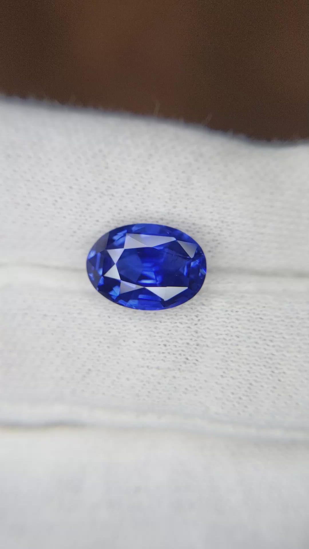 5.40 Ct. Blue Sapphire from Ceylon (Sri Lanka) Size Video