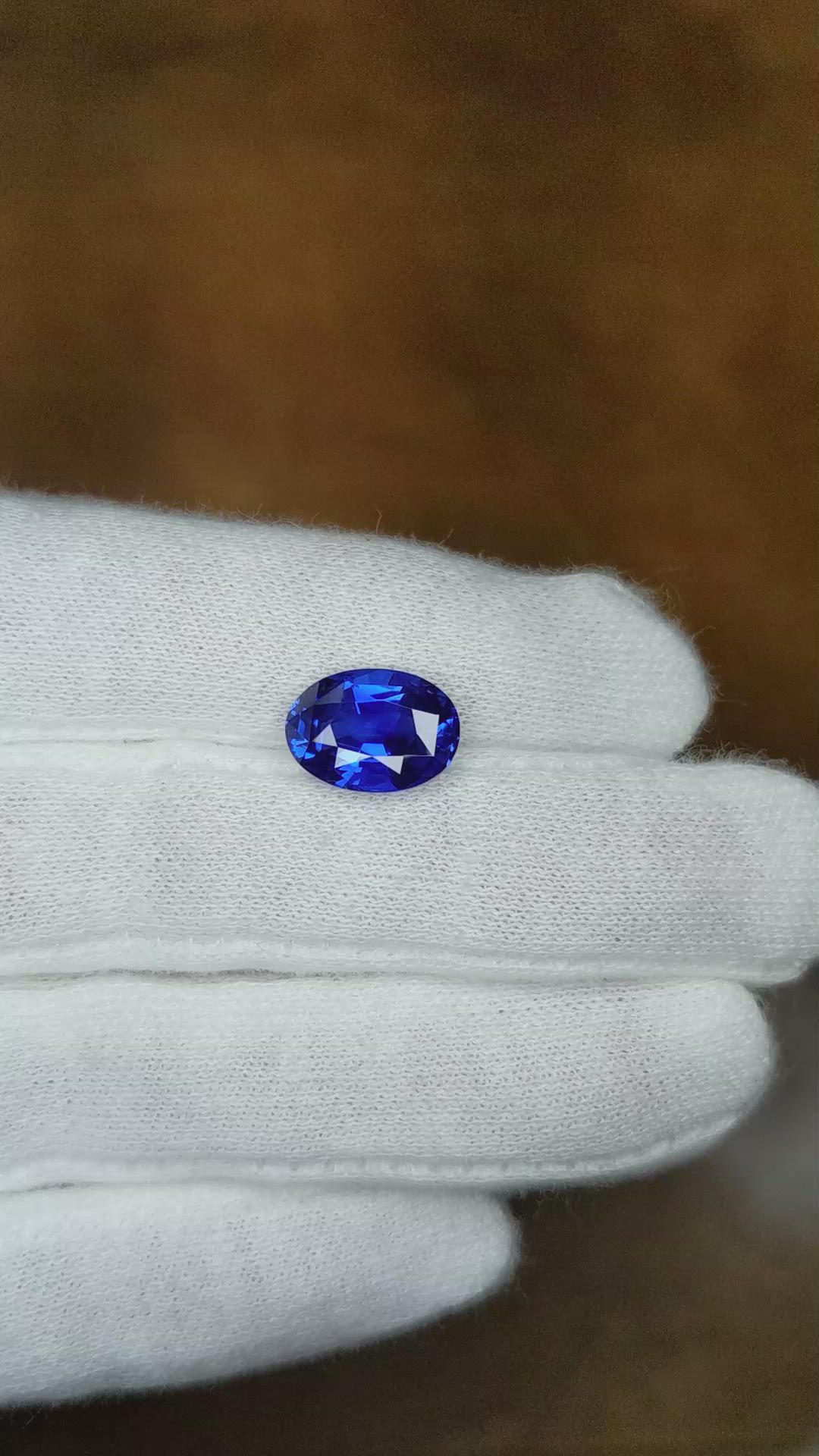 5.40 Ct. Blue Sapphire from Ceylon (Sri Lanka) Size Video