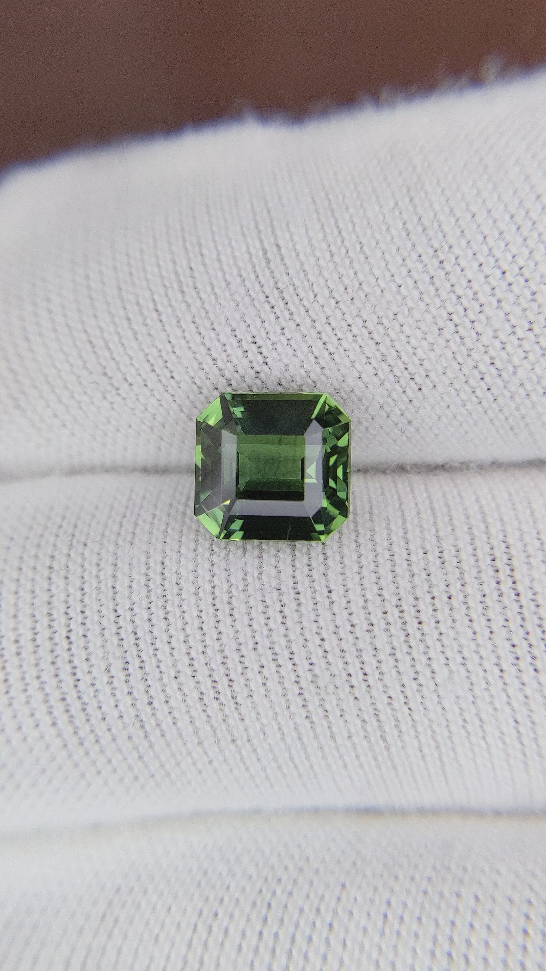 2.53 Ct. Green Sapphire from Ceylon (Sri Lanka) Size Video