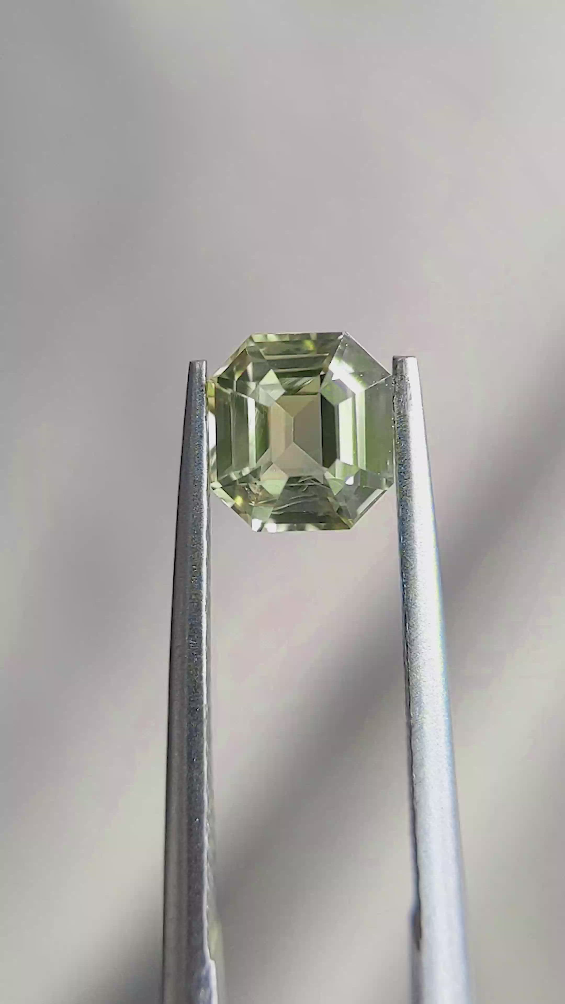 1.11 Ct. Yellowish Green Sapphire from Ceylon (Sri Lanka) Size Video