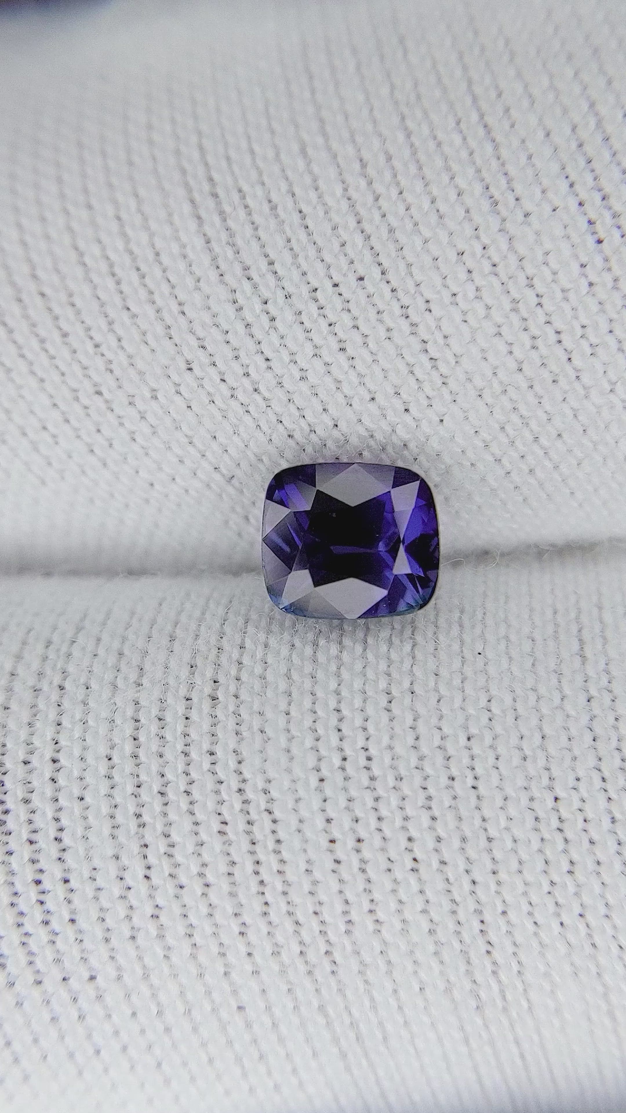 1.00 Ct. Color Change Sapphire from Ceylon (Sri Lanka) Size Video