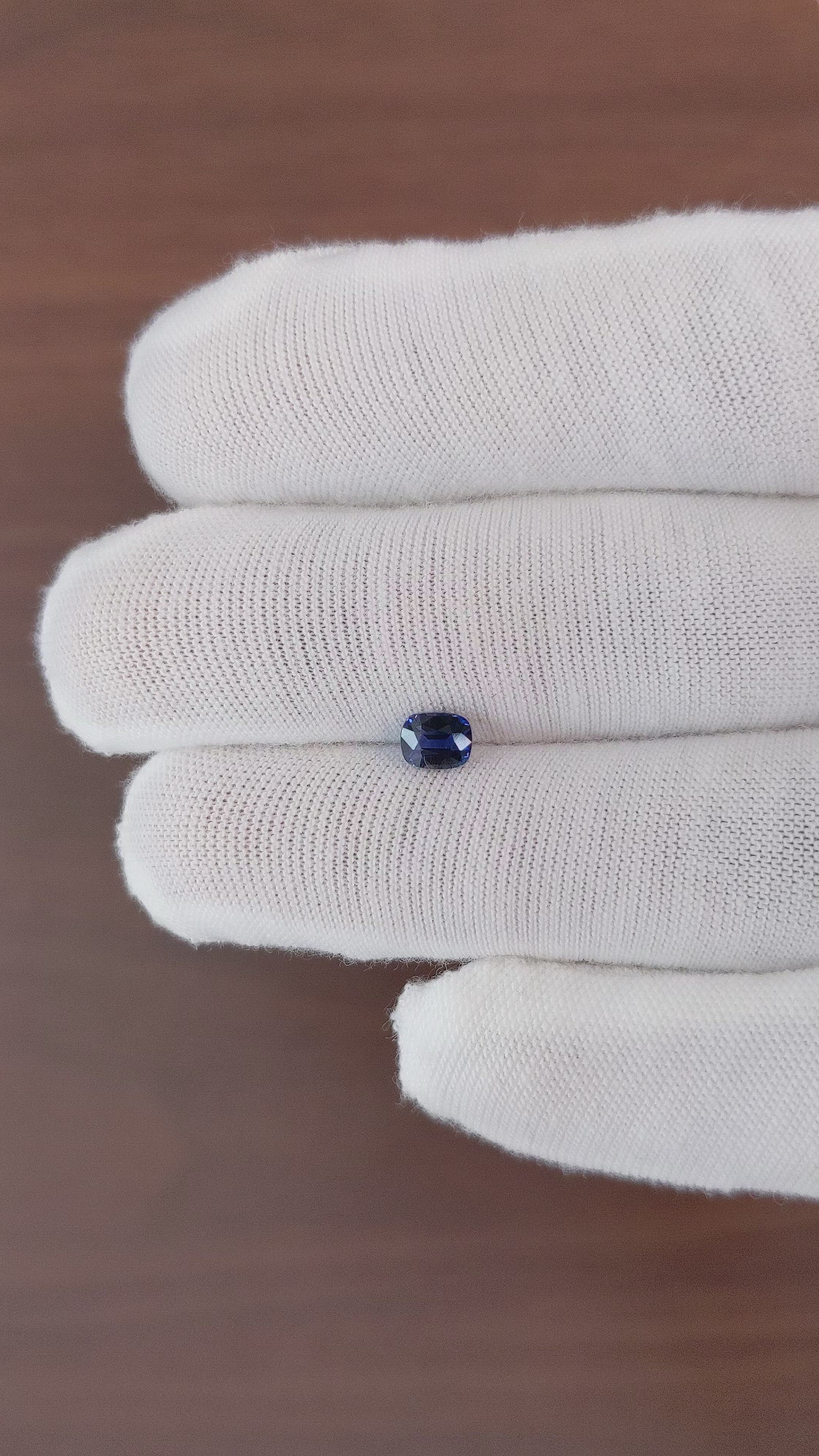 0.66 Ct. Blue Sapphire from Ceylon (Sri Lanka) Size Video