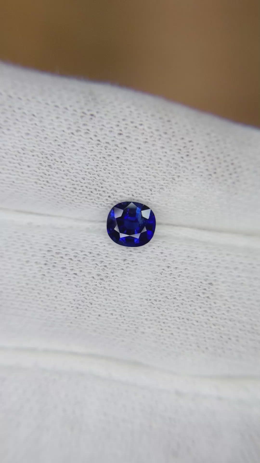 0.72 Ct. Blue Sapphire from Ceylon (Sri Lanka) Size Video