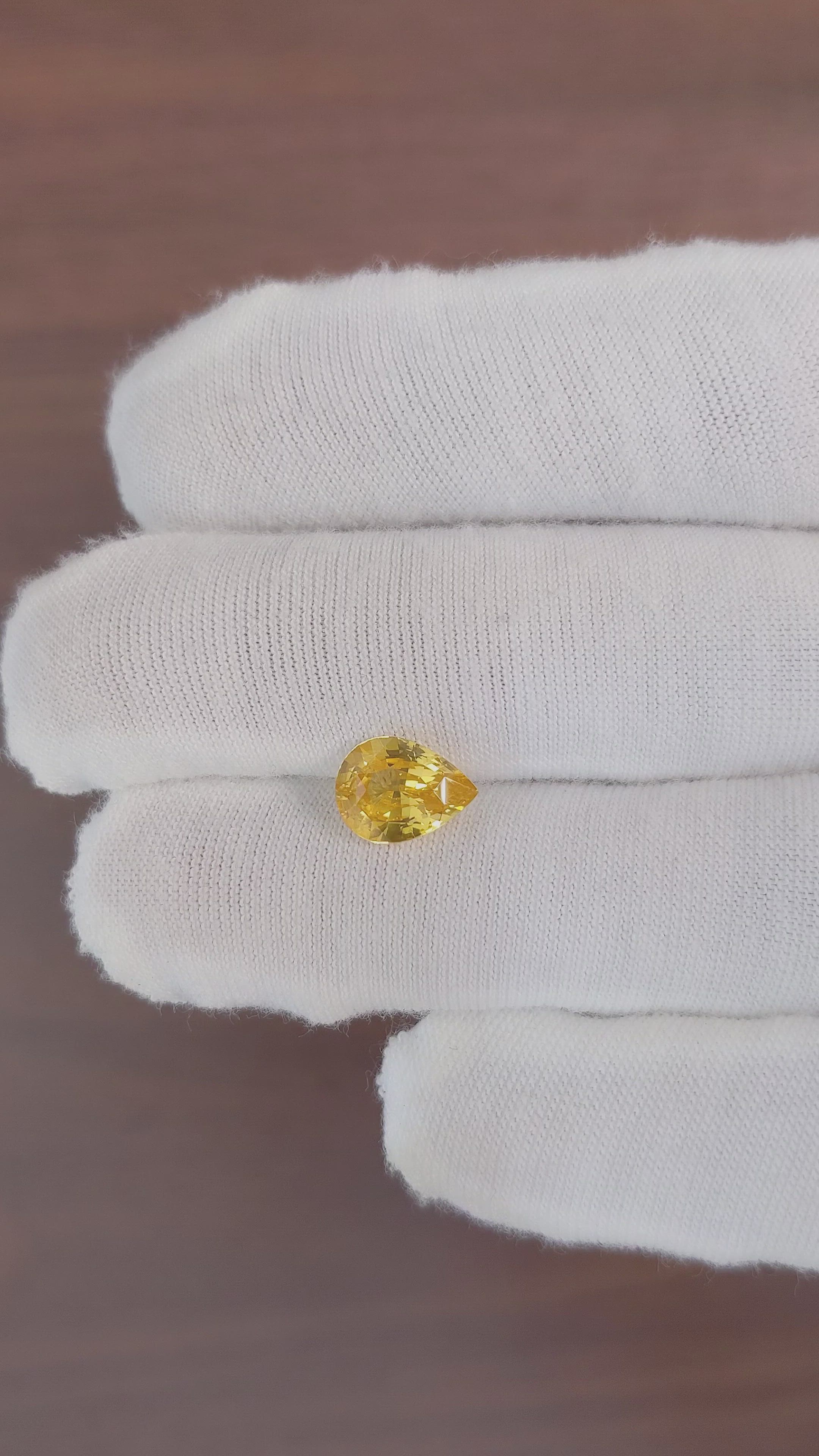 2.55 Ct. Yellow Sapphire from Ceylon (Sri Lanka) Size Video