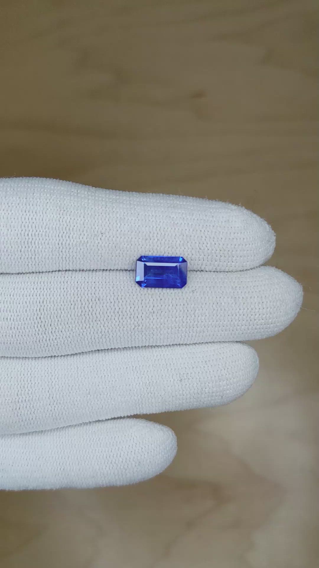 2.24 Ct. Blue Sapphire from Ceylon (Sri Lanka) Size Video