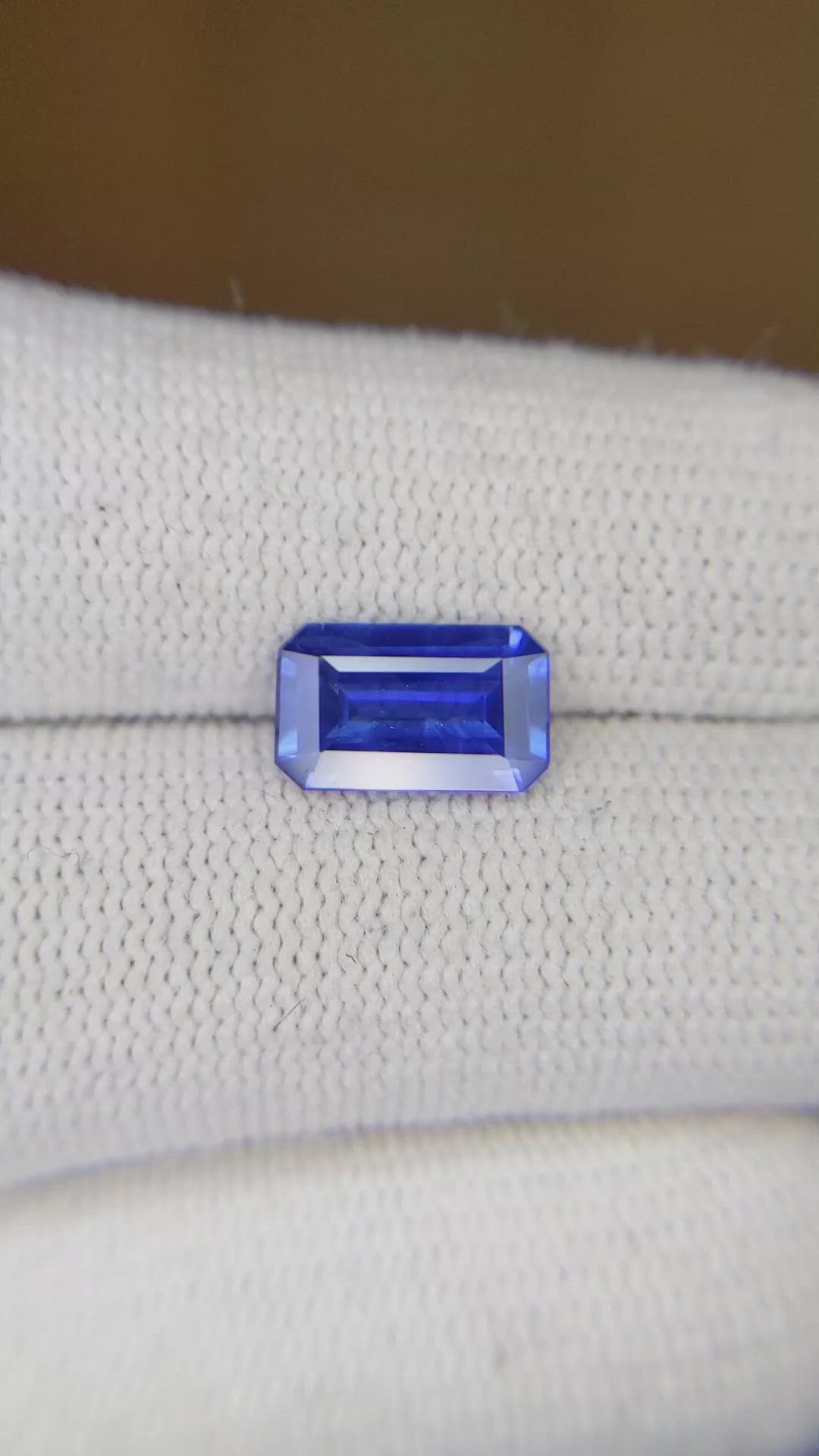 2.24 Ct. Blue Sapphire from Ceylon (Sri Lanka) Size Video