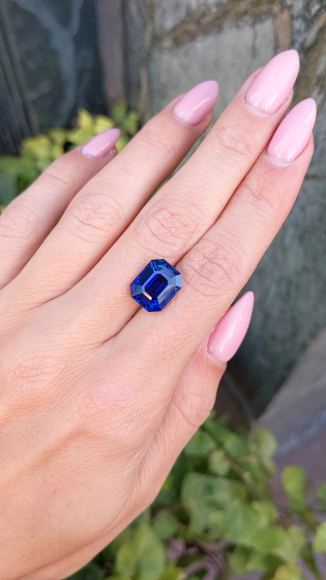 8.11 Ct. Blue Sapphire from Ceylon (Sri Lanka) Size Video