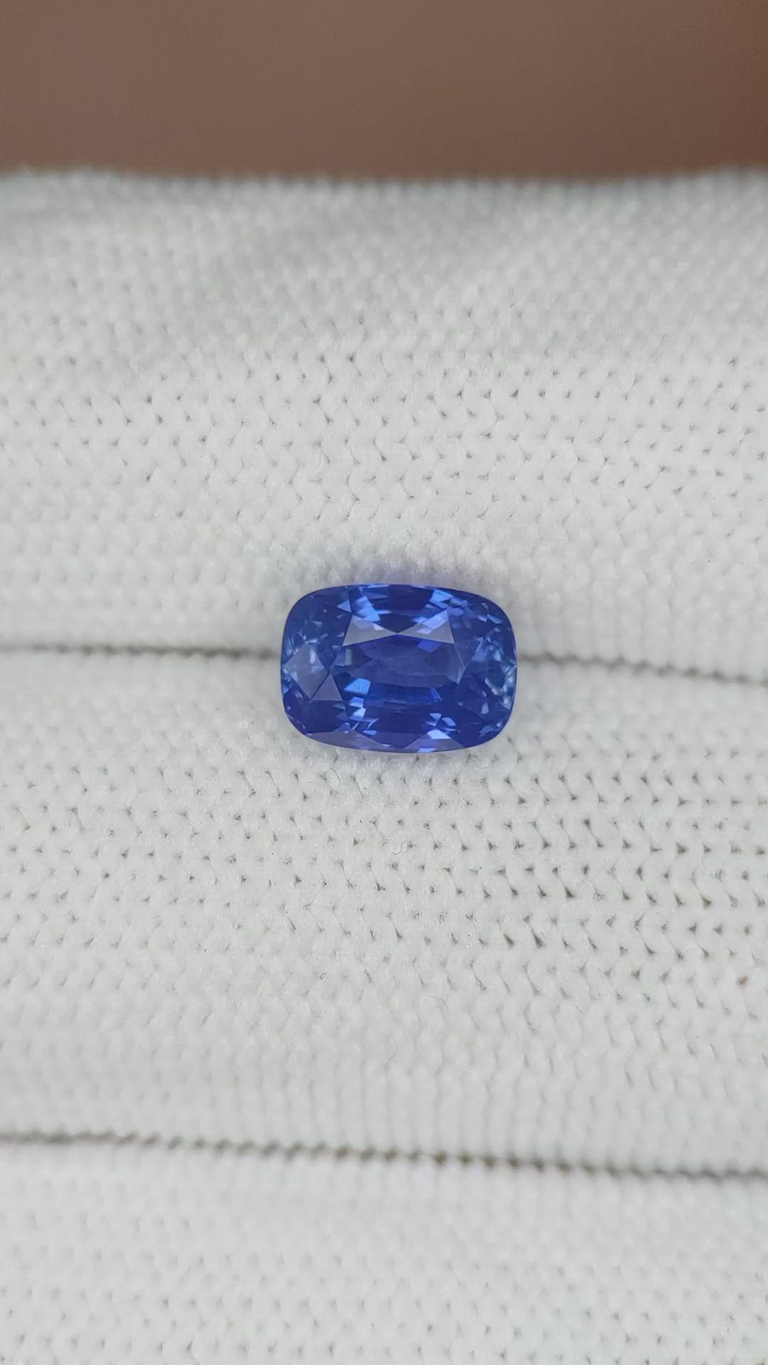 2.60 Ct. Blue Sapphire from Ceylon (Sri Lanka) Size Video