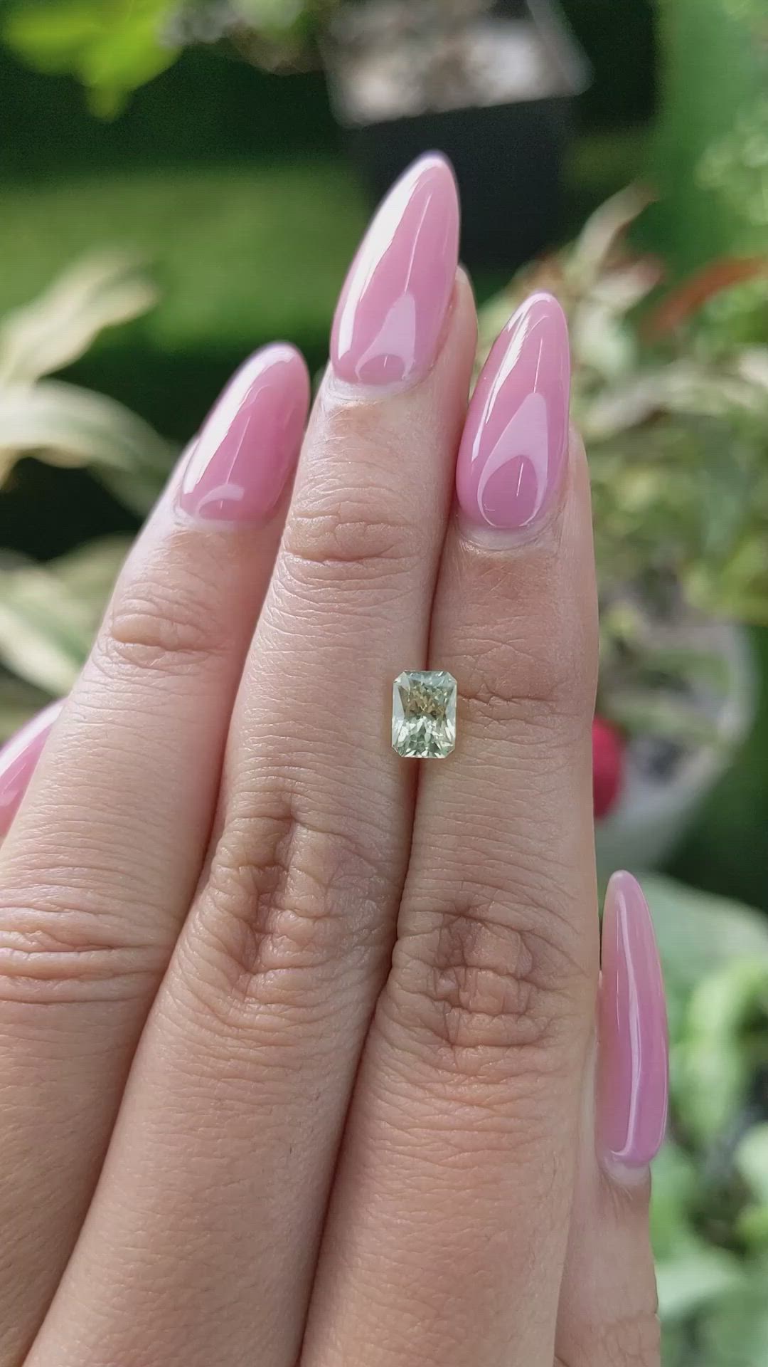 1.14 Ct. Yellowish Green Sapphire from Ceylon (Sri Lanka) Size Video